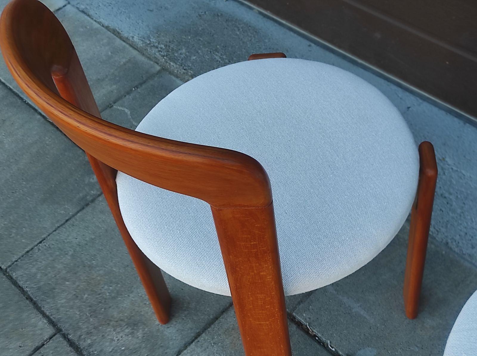 Tissu Ensemble de deux chaises postmodernes Bruno Rey pour Dietiker 1970 en vente