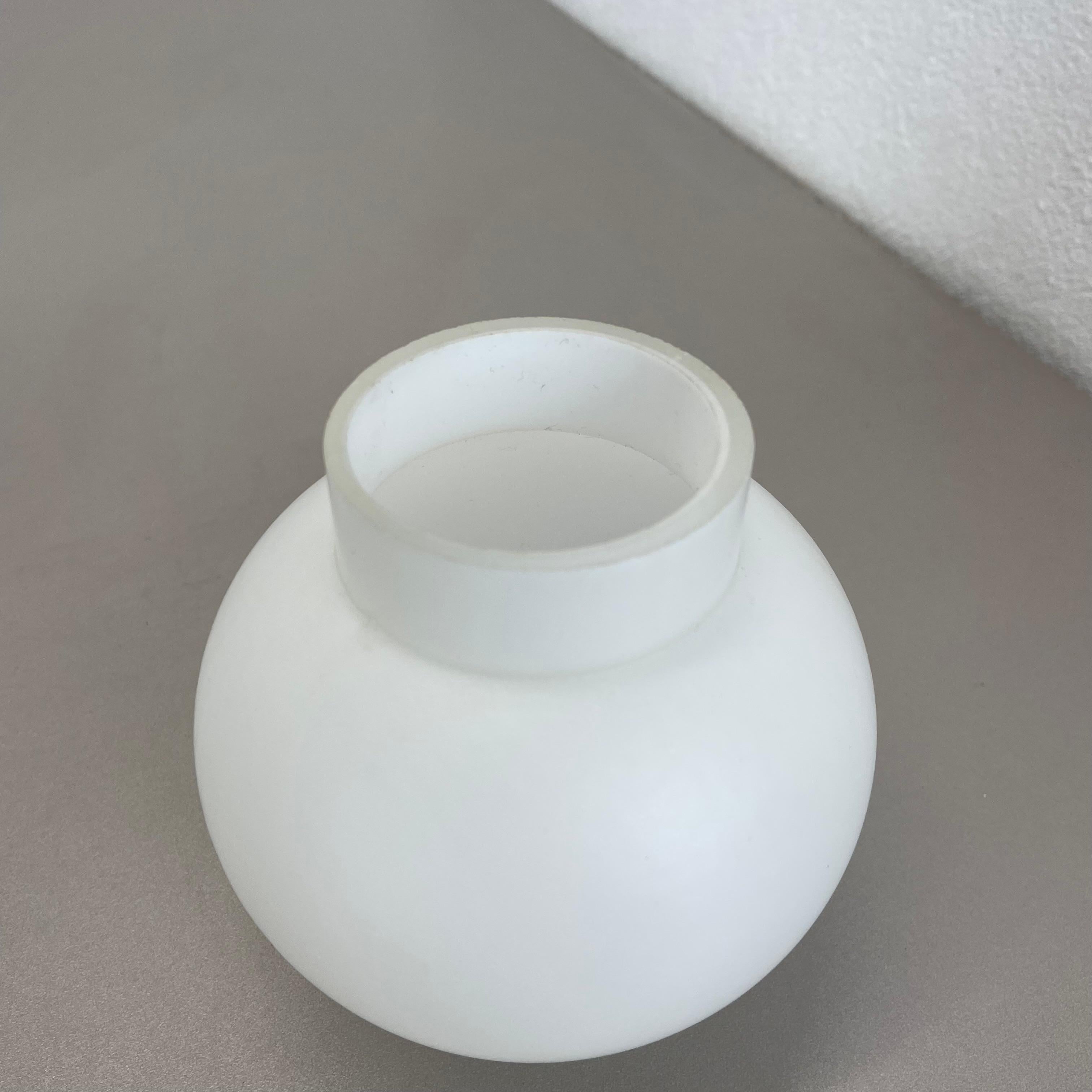 Set von zwei brutalistischen Wandleuchten aus Messing und Glas, Frankreich 1960er Jahre im Angebot 8