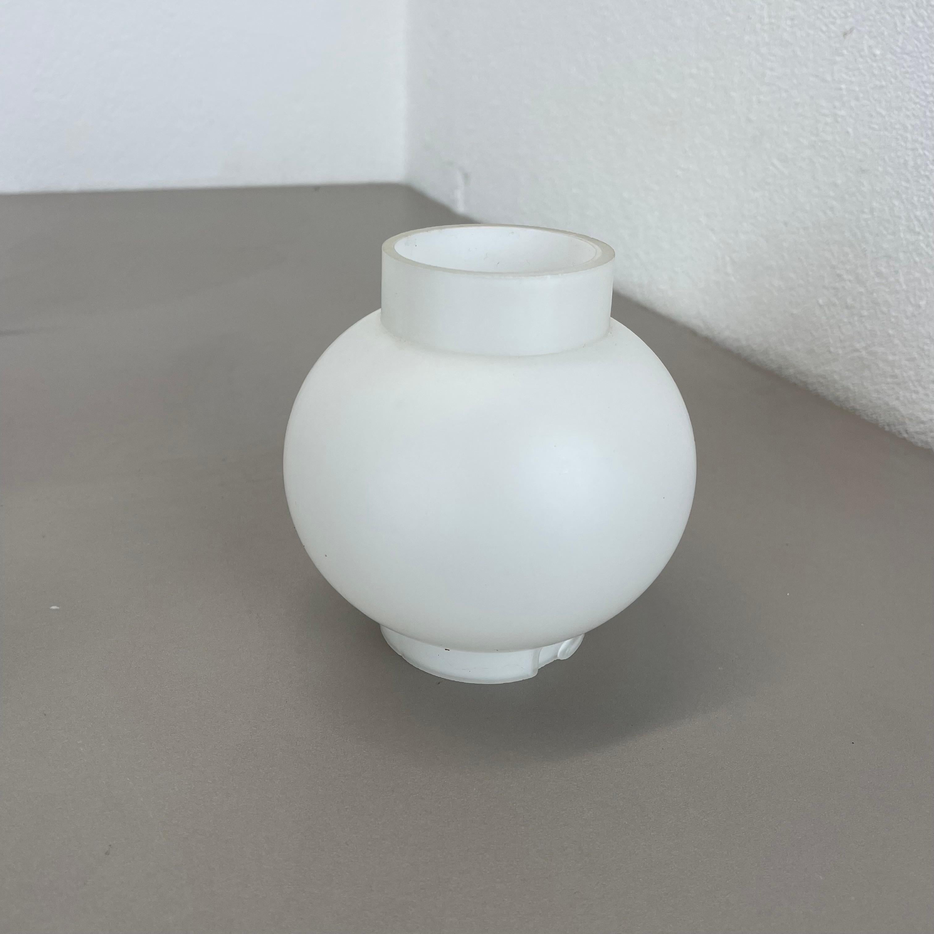 Set von zwei brutalistischen Wandleuchten aus Messing und Glas, Frankreich 1960er Jahre im Angebot 9