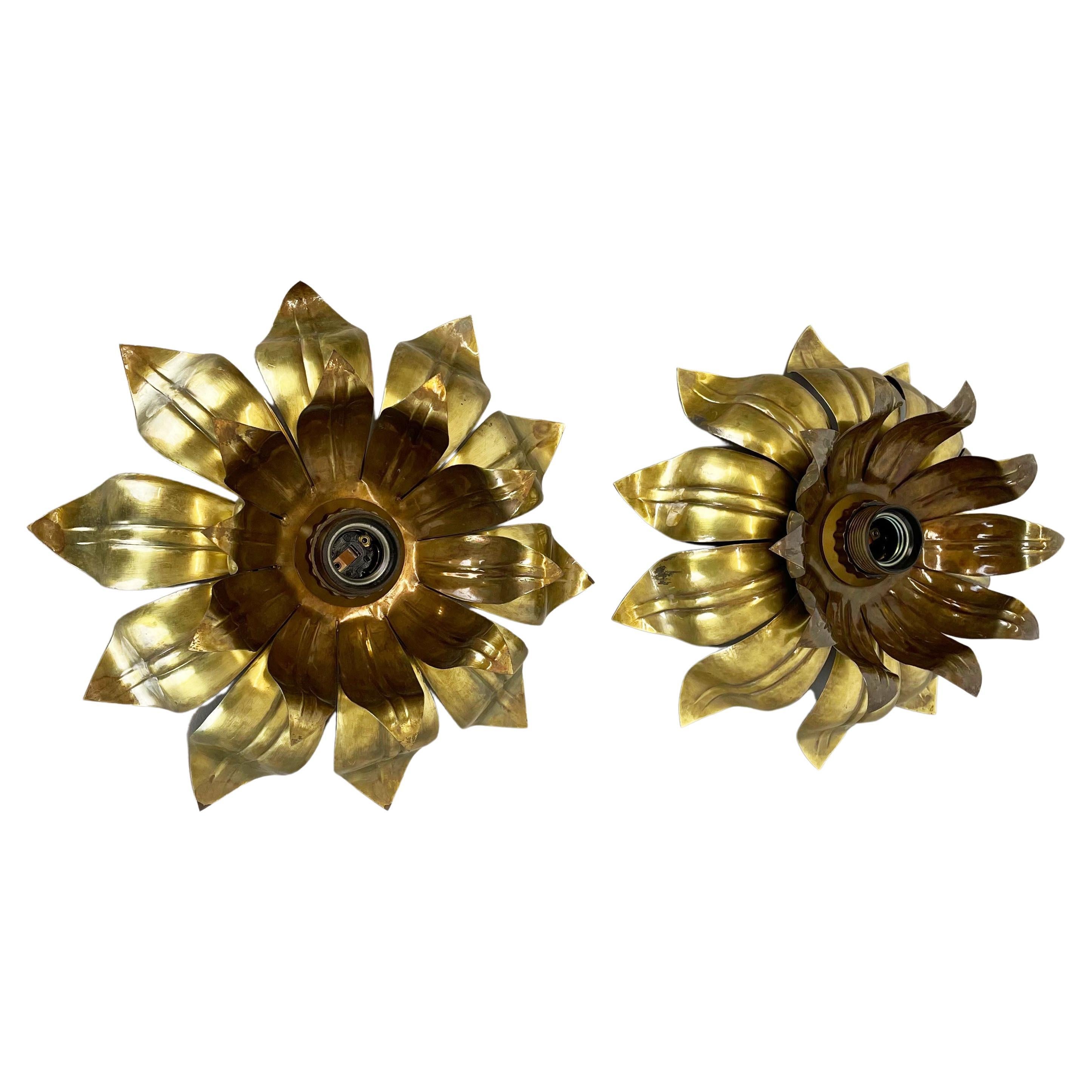 Set of Two Brutalist Brass "Artichoke" Wall Ceiling Light Sconces, Italy 1970s For Sale