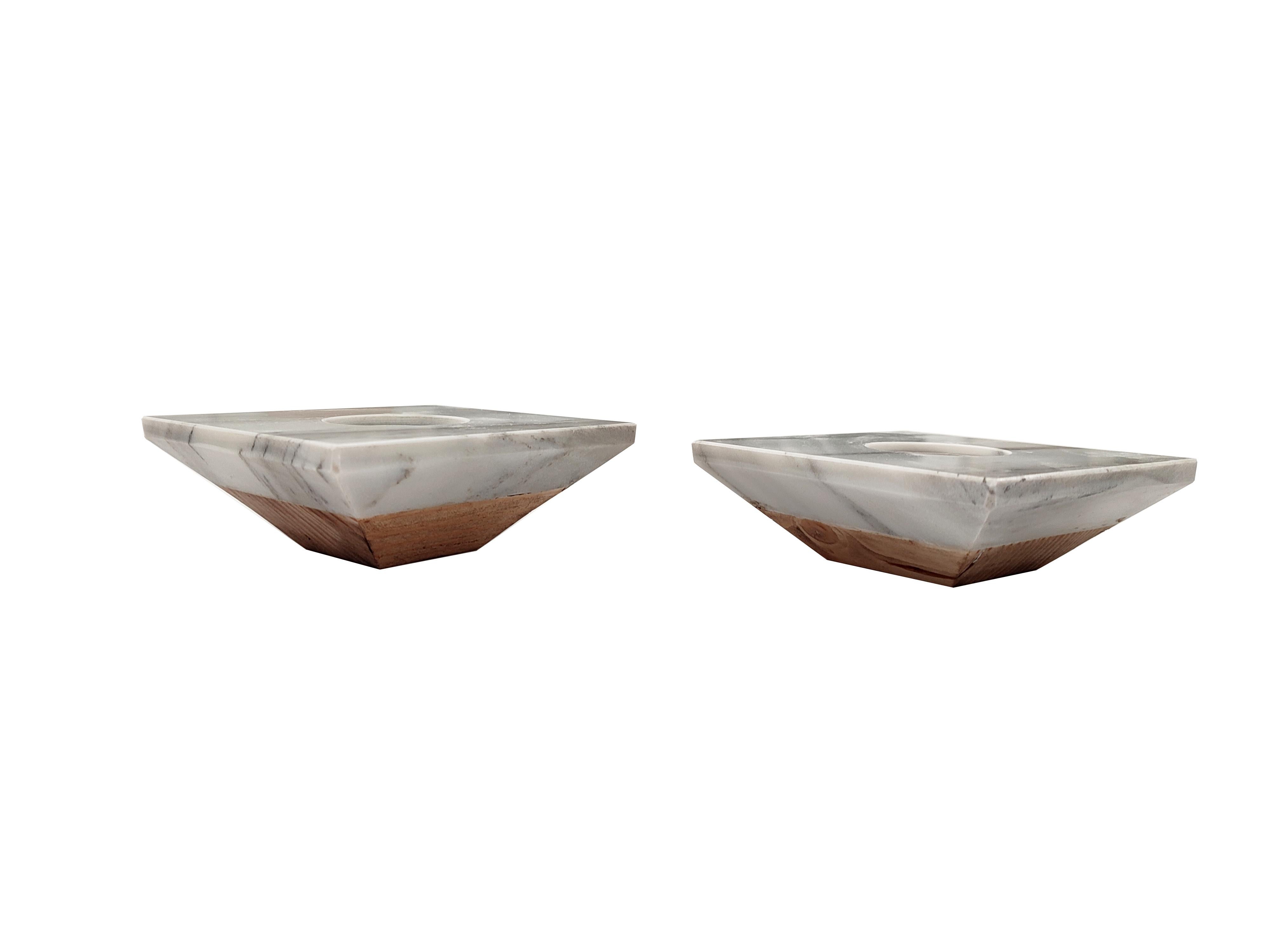 Set of Two Calacatta Italian Marble Candle Holders Contemporary Mother’s Day Gift Spain.
Set of two candle holders in marble elegant and contemporary design. A pair of candle holders with a modern design made of marble and wood. The structure of the