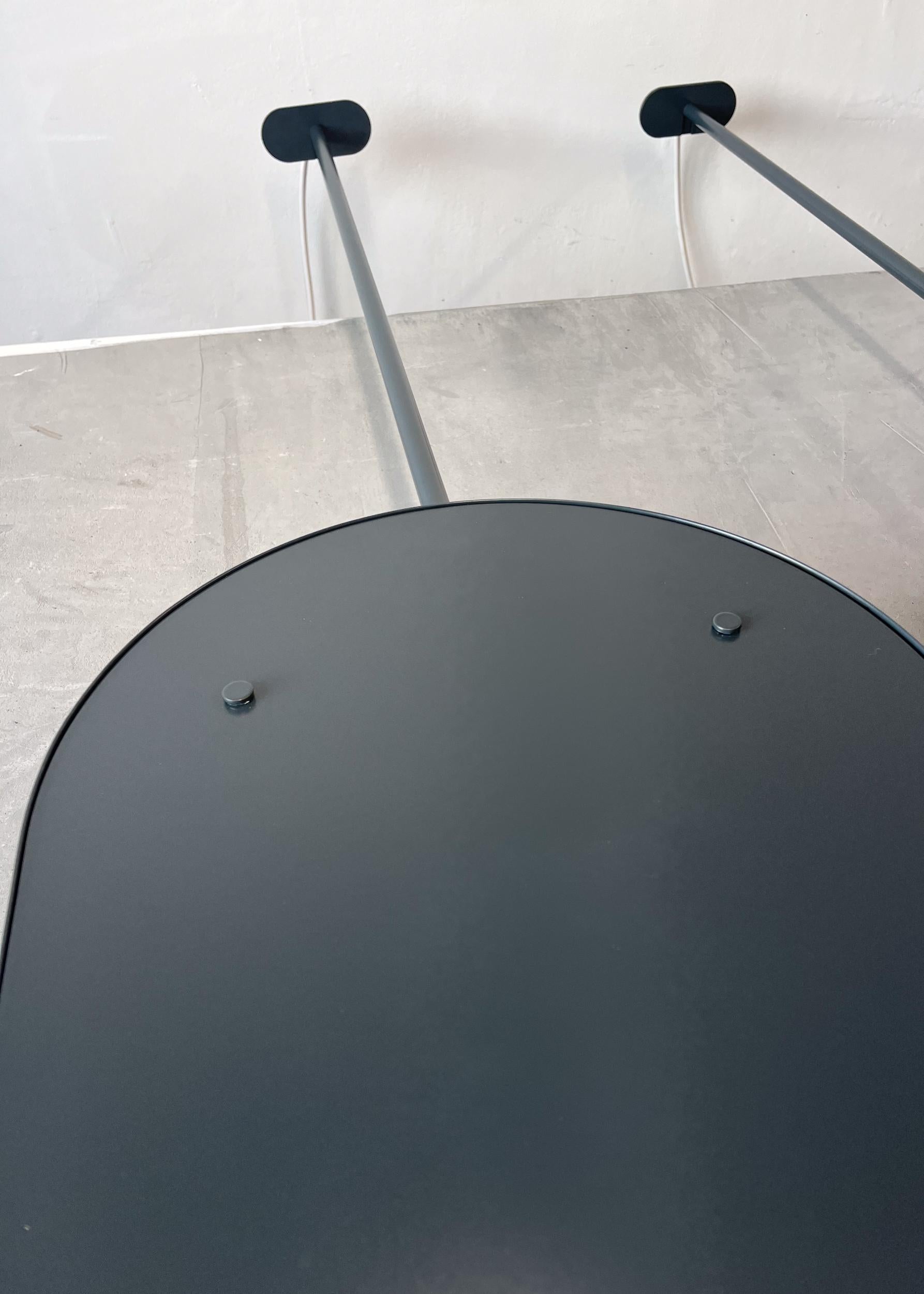 Ensemble de deux miroirs suspendus au plafond Capsula, cadre gris anthracite en vente 3