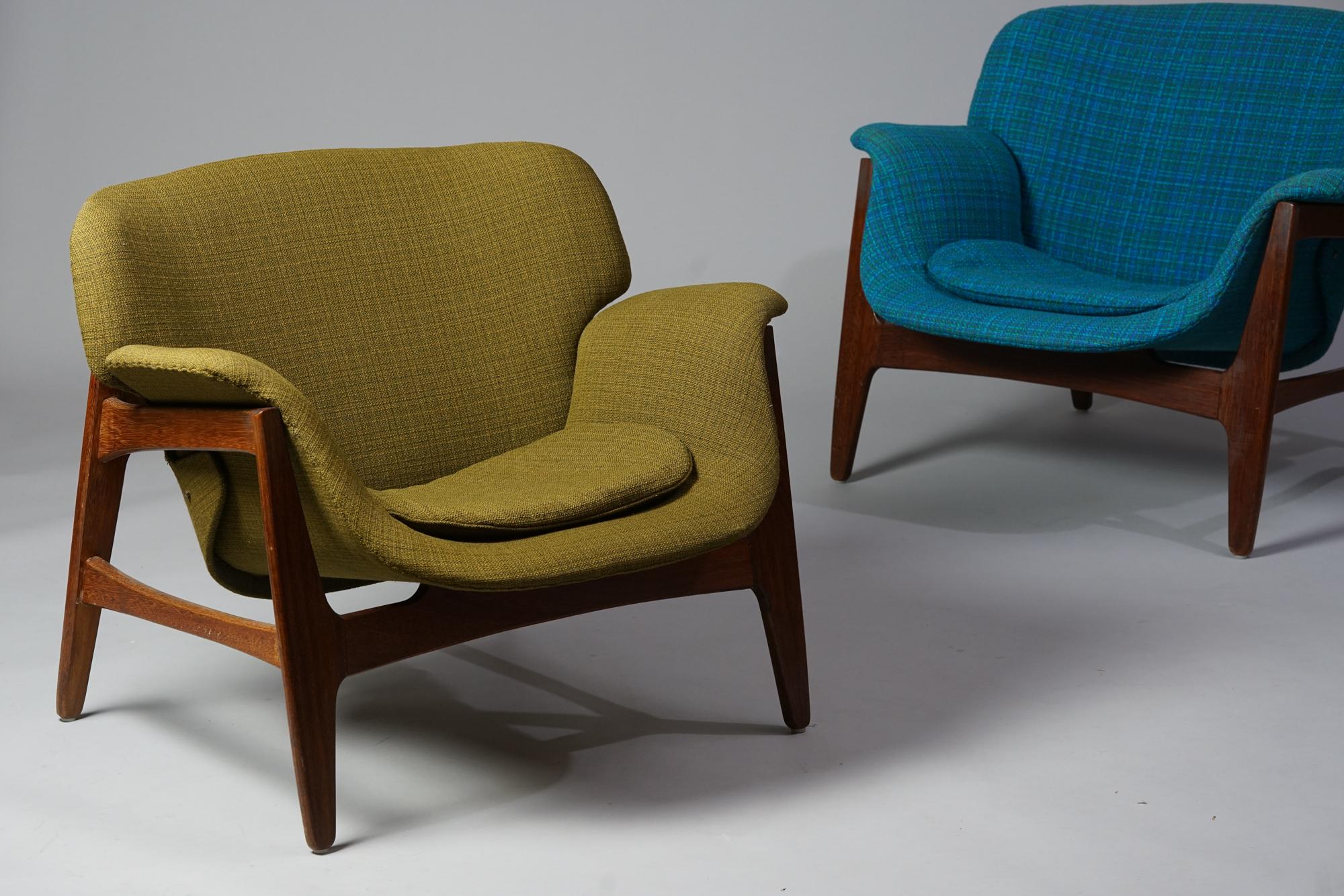 Scandinavian modern set of arm chairs by Carin Bryggman for Boman OY, 1950s/1960s, teak frame, green and turquoise wool upholstery. Good vintage condition, minor wear consistent with age and use. The two armchairs are sold together. 

In Carin