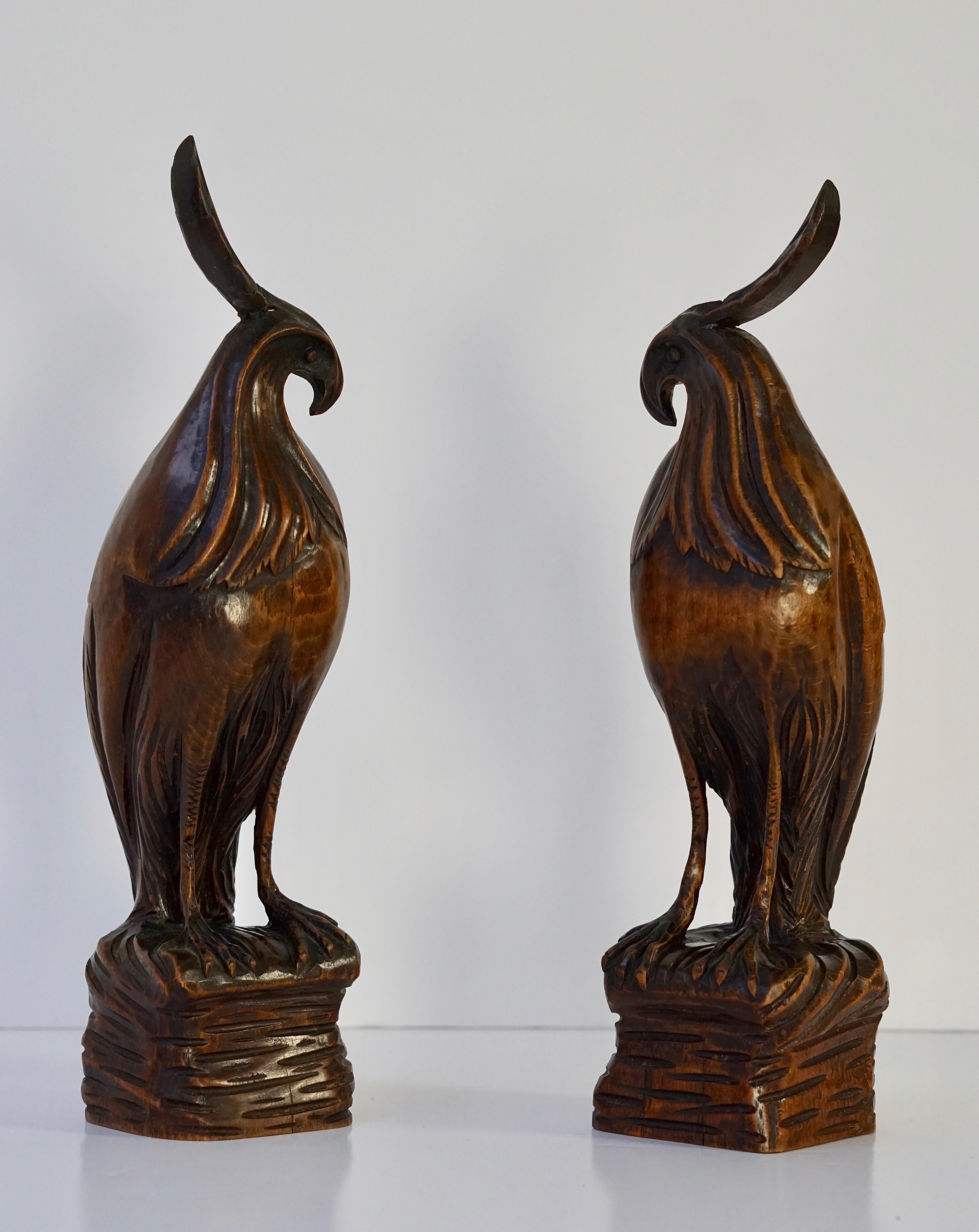 Set of Two Carved Wooden Birds In Good Condition In Antwerp, BE