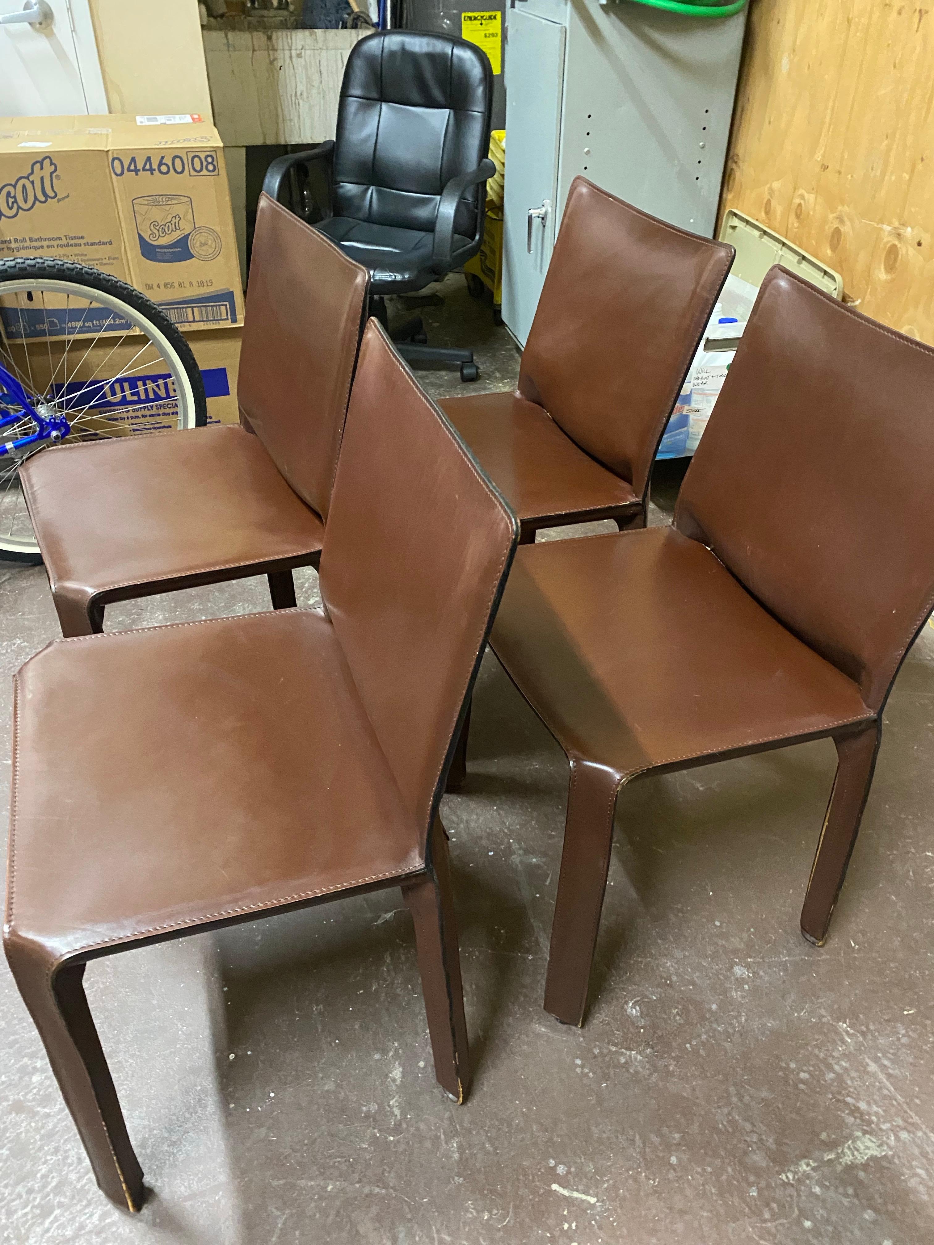 Ensemble de deux chaises en cuir Cassina par Mario Bellini 3
