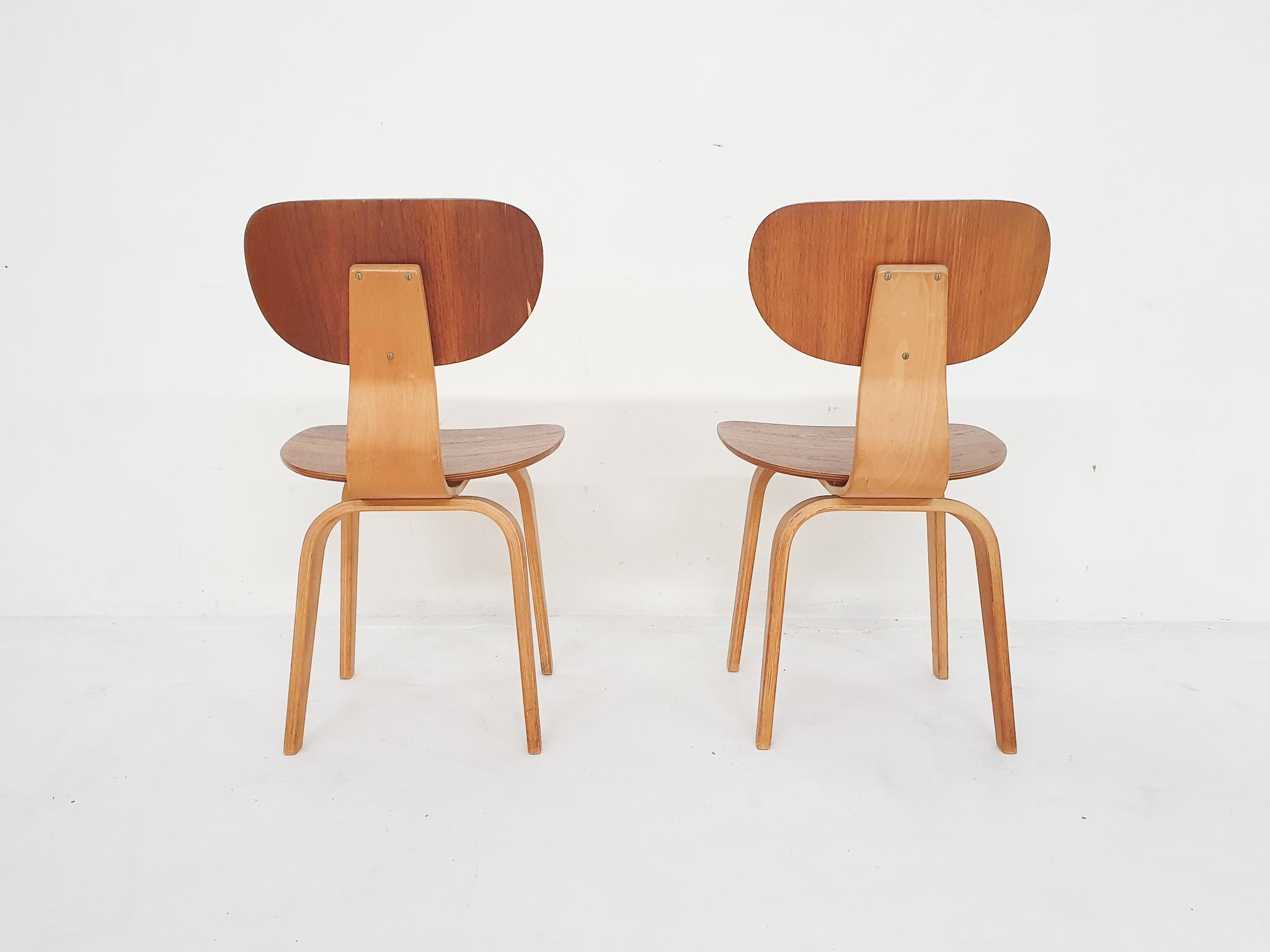Milieu du XXe siècle Ensemble de deux chaises de salle à manger Cees Braakman pour Pastoe SB02, Pays-Bas 1952