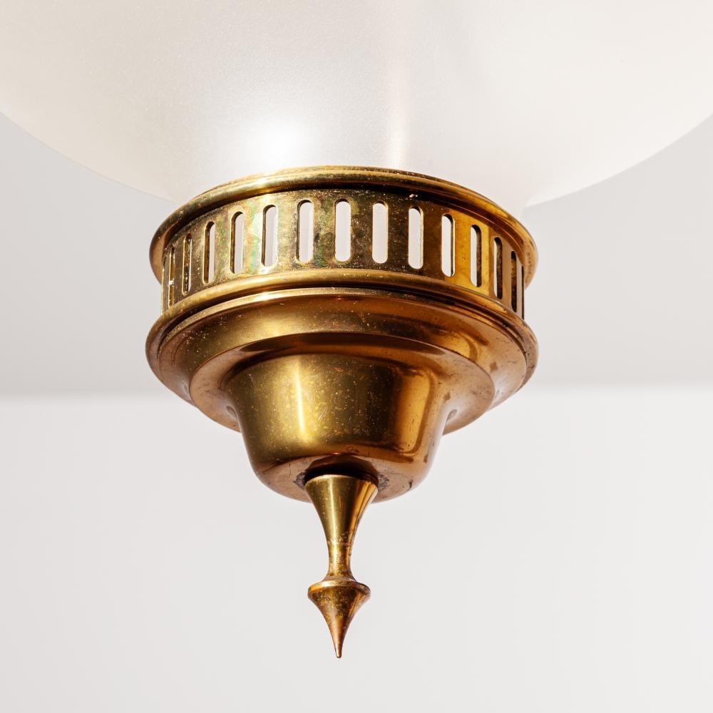 Mid-Century moderno Set di due lampade da soffitto in ottone di Angelo Lelii anni '60 in vendita
