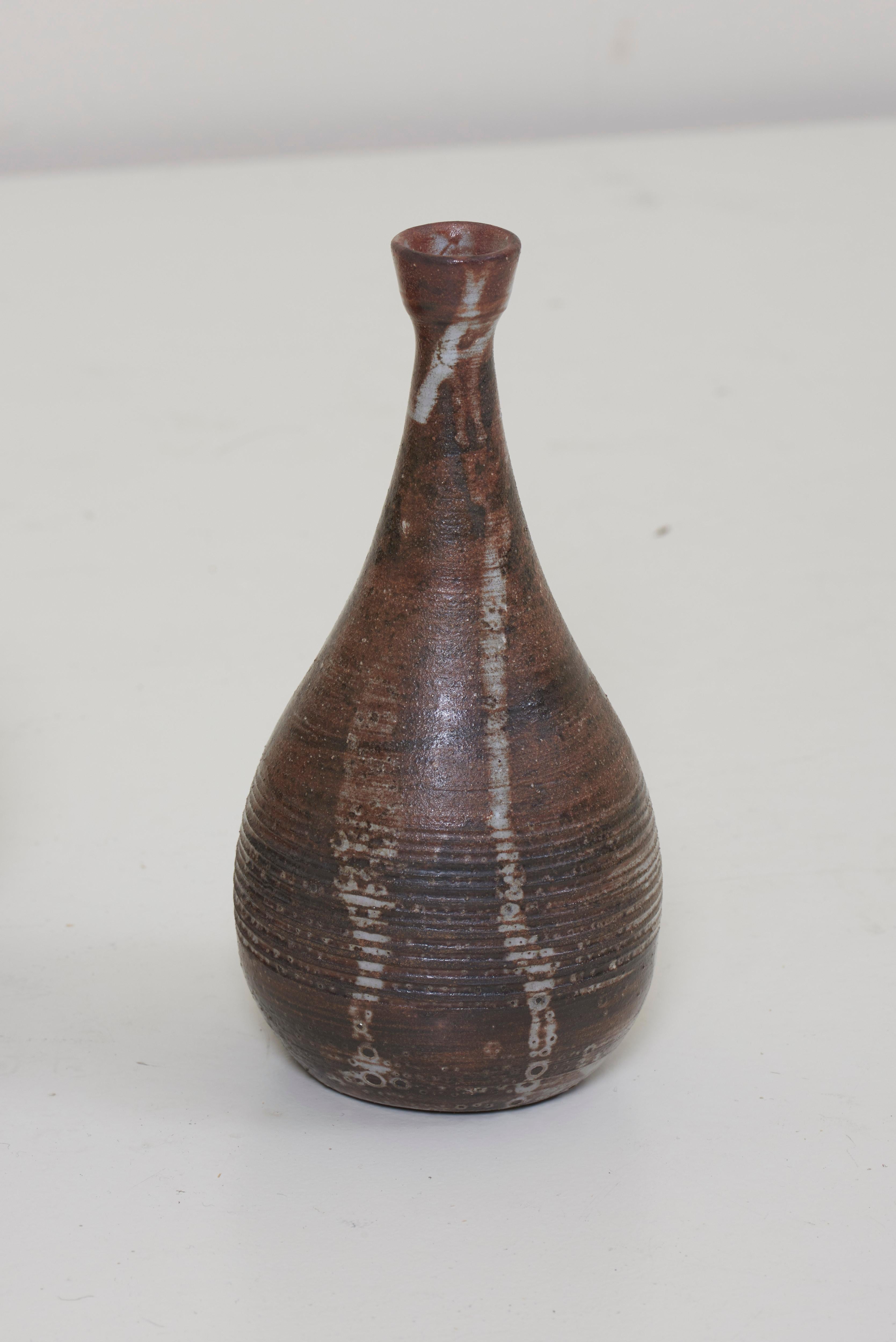 Français Ensemble de deux vases en céramique, France, des années 1950, signés Dominik