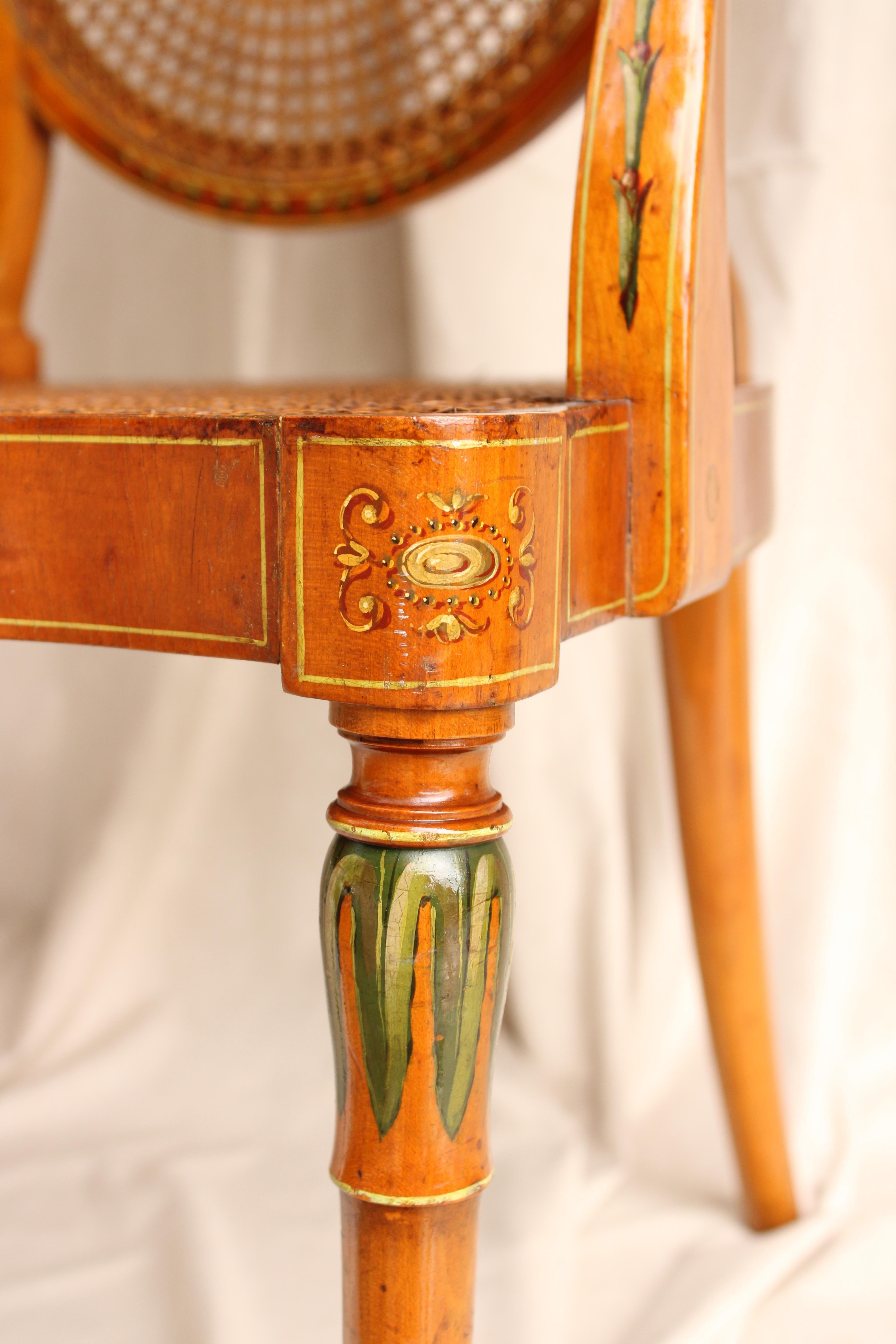 Set of Two Chairs and a Cane Settee with Medallions Painted In Good Condition In Lisboa, PT