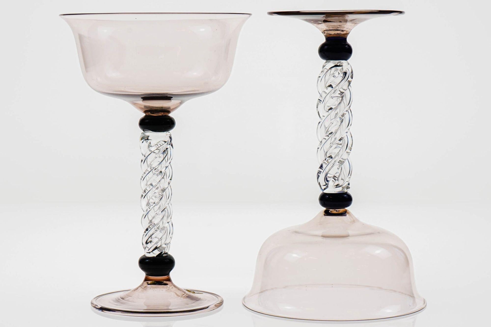 Set of two champagne goblets in amethyst, twisted stem and black necks, Cenedese For Sale 3