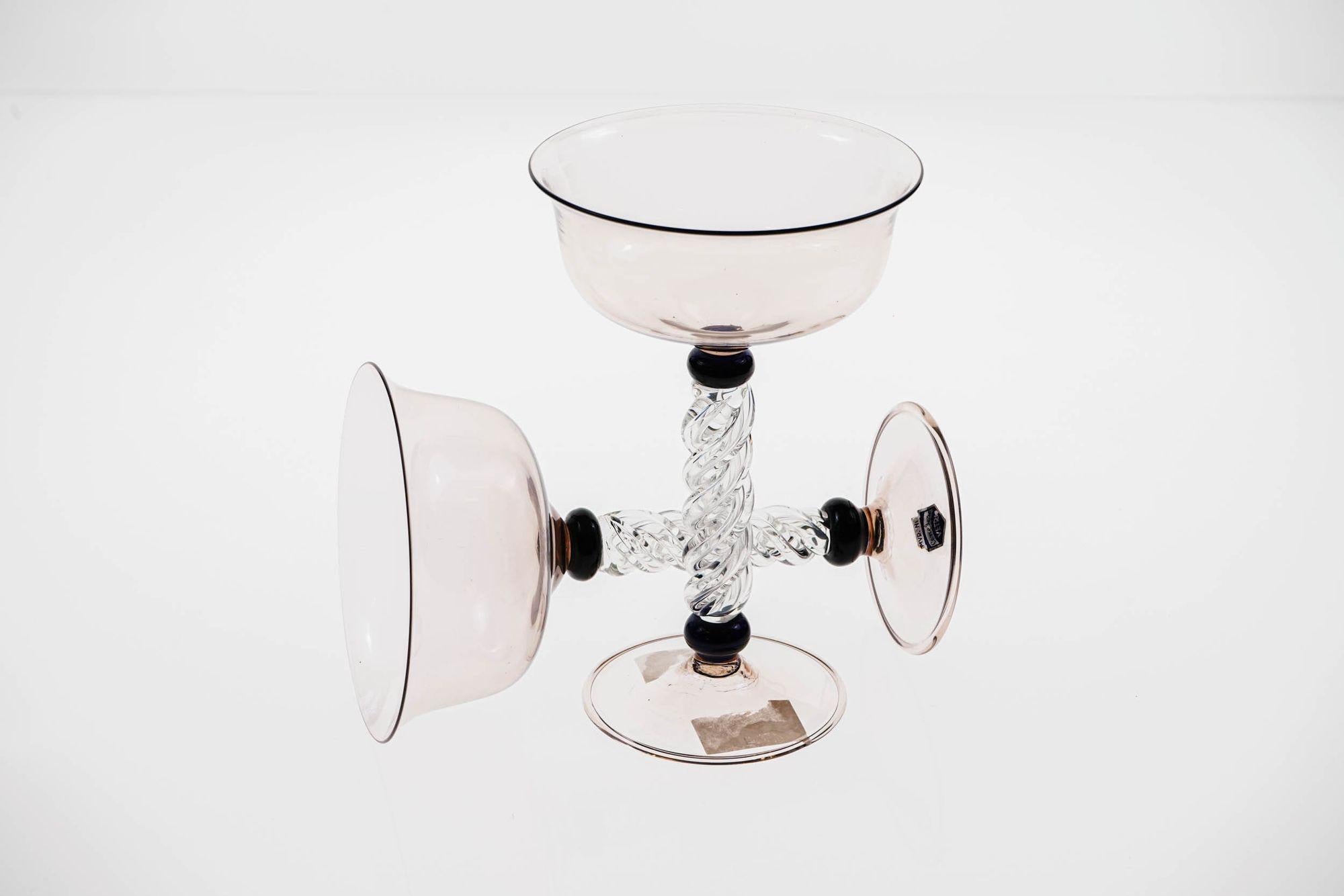 Set of two champagne goblets in amethyst, twisted stem and black necks, Cenedese For Sale 12