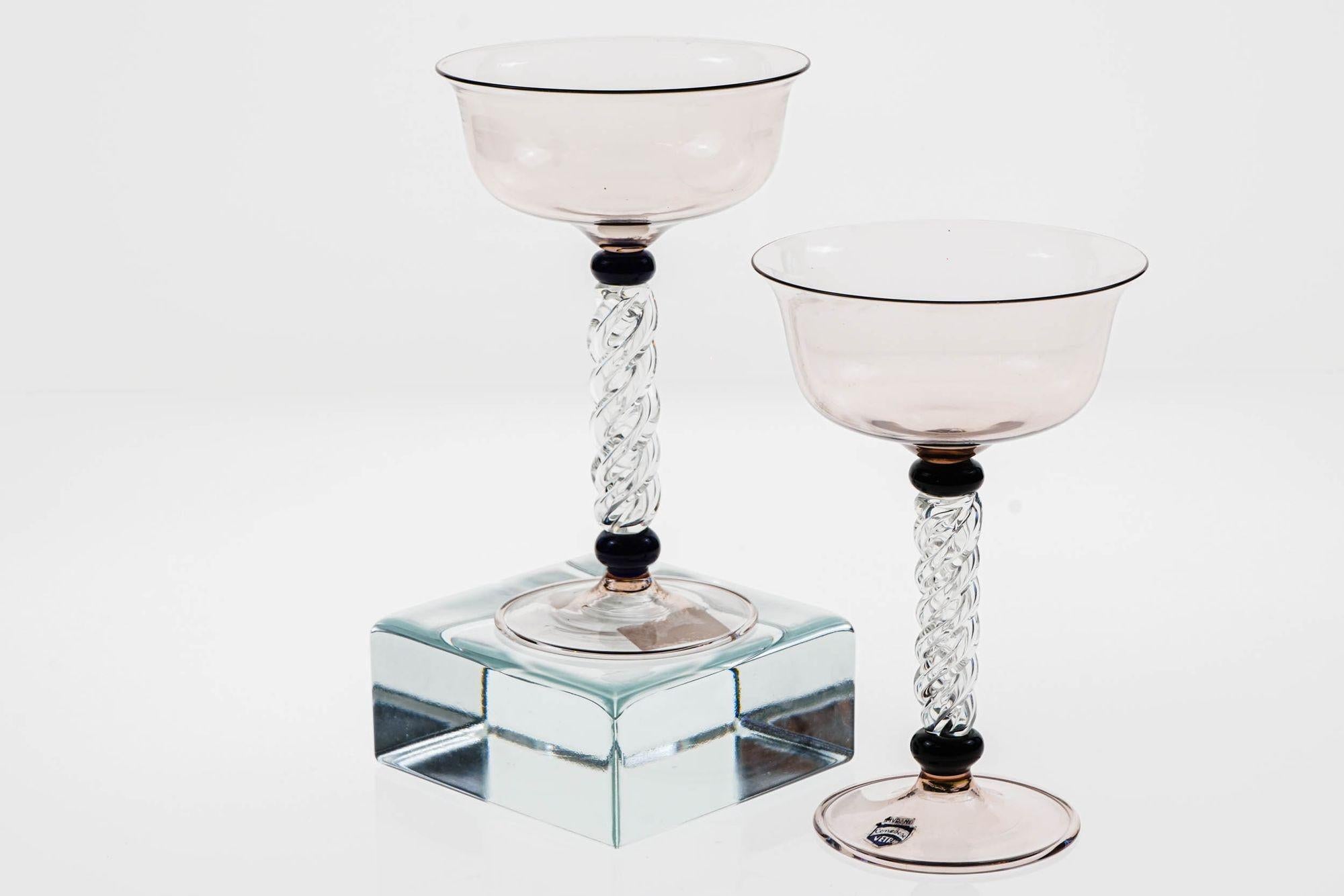 Set of two champagne goblets in amethyst, twisted stem and black necks, Cenedese In Good Condition For Sale In Tavarnelle val di Pesa, Florence