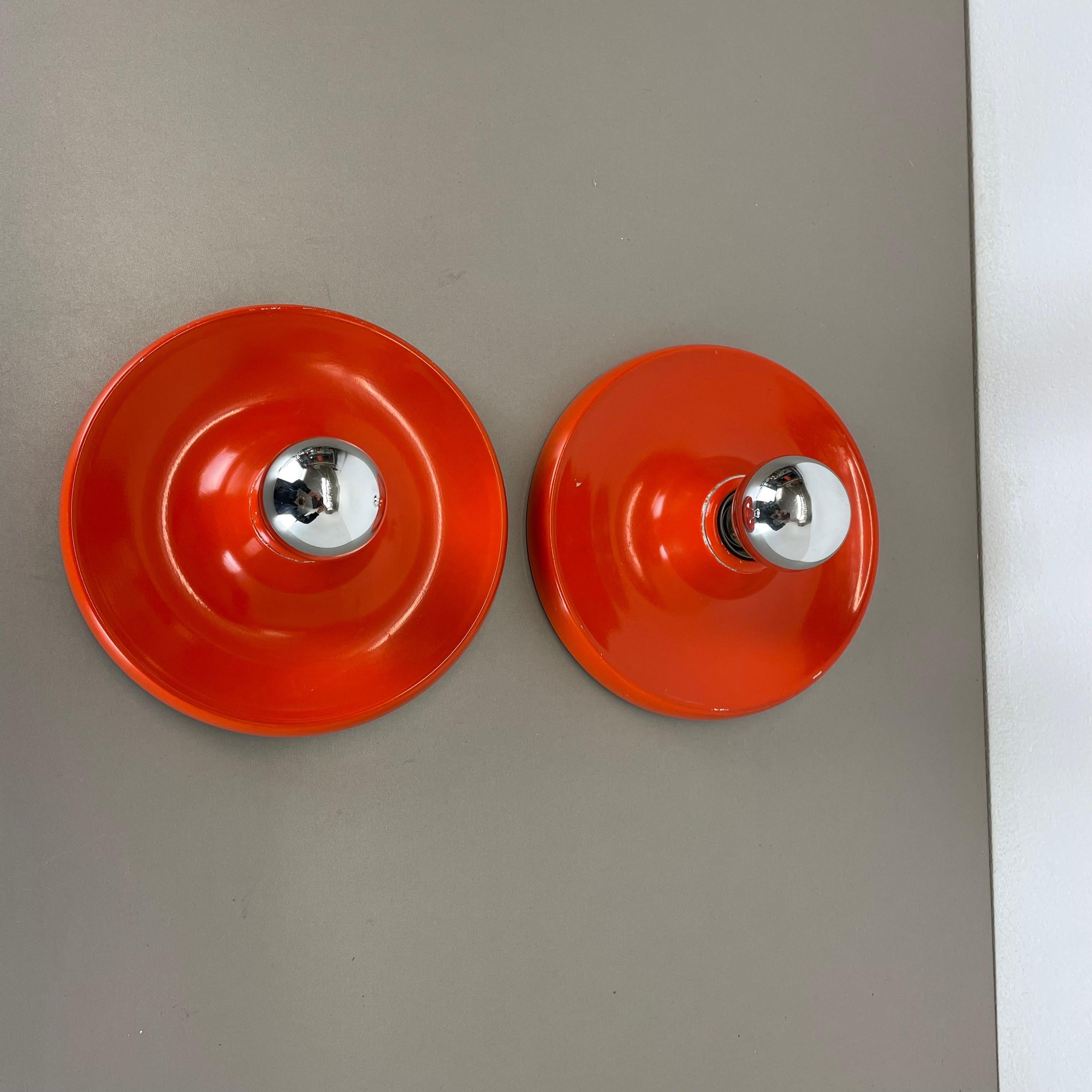 Article:

Wall light sconce set of 2


Producer:

Honsel Lights, Germany attributed to be produced by Honsel Ligjhts.



Origin:

Germany



Age:

1970s



Description:

Original 1970s modernist German wall light made of