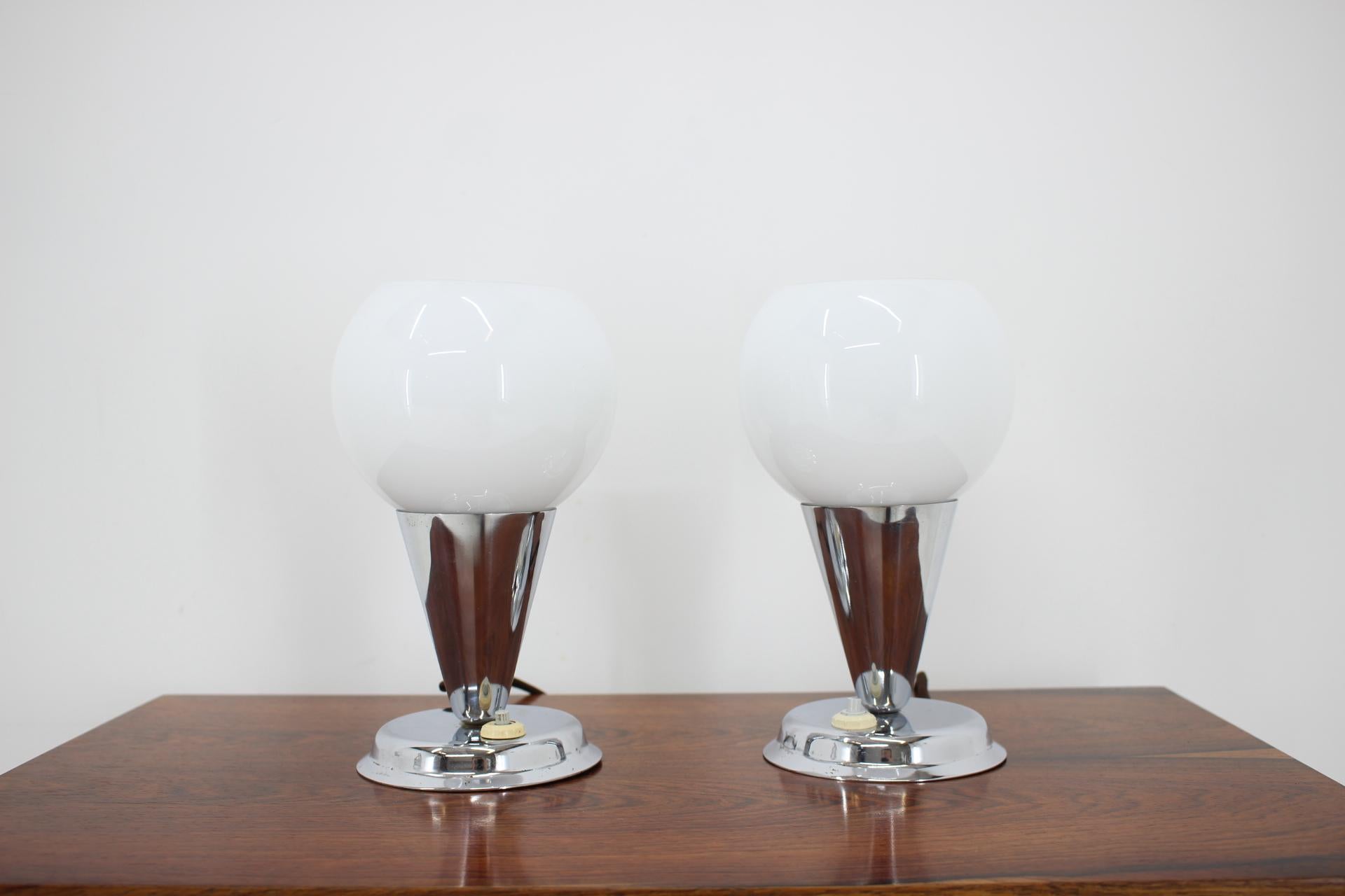 Mid-20th Century Set of Two Chrome Bauhaus Art Deco Table Lamps, 1930s For Sale