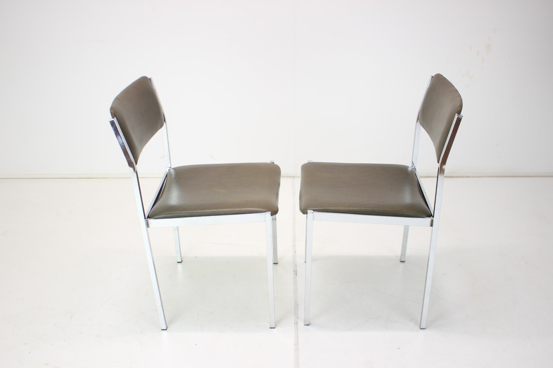 Set of Two Chrome Chairs, 1970's For Sale 3