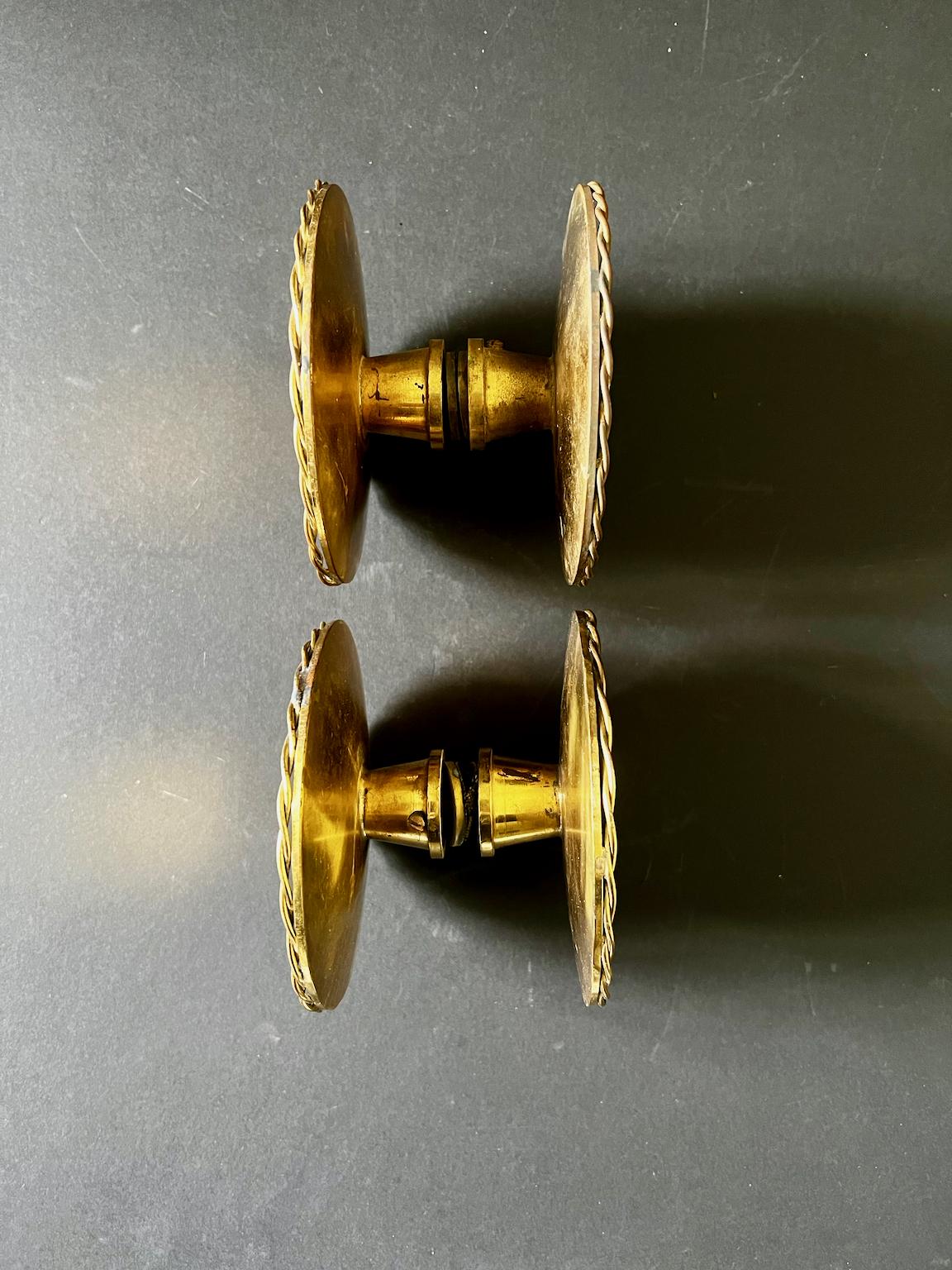 Set of Two Circular Push-Pull Door Handles in Brass, Mid-20th Century, France For Sale 1