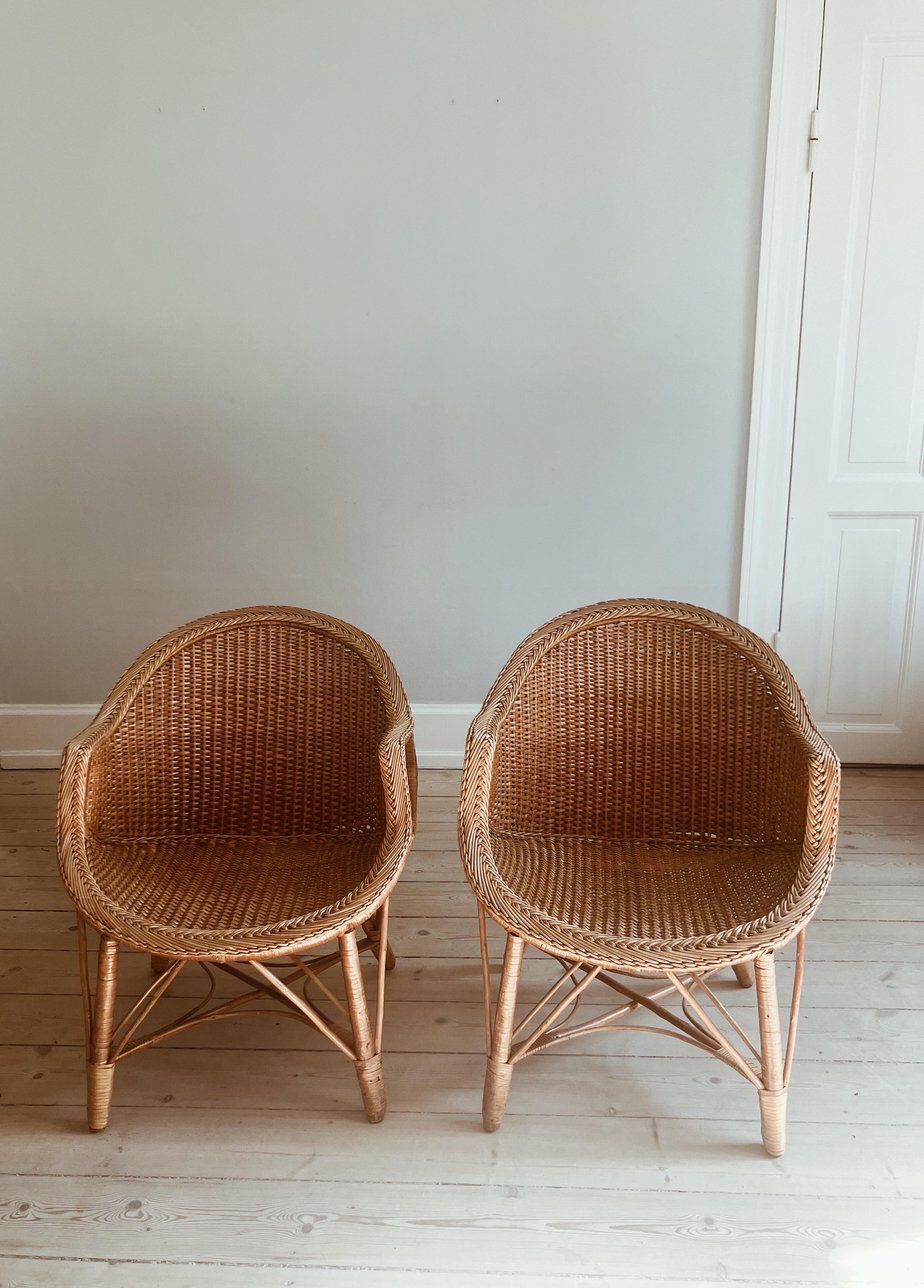 Set of two club chairs in Wicker from Madeira 1960s For Sale 3