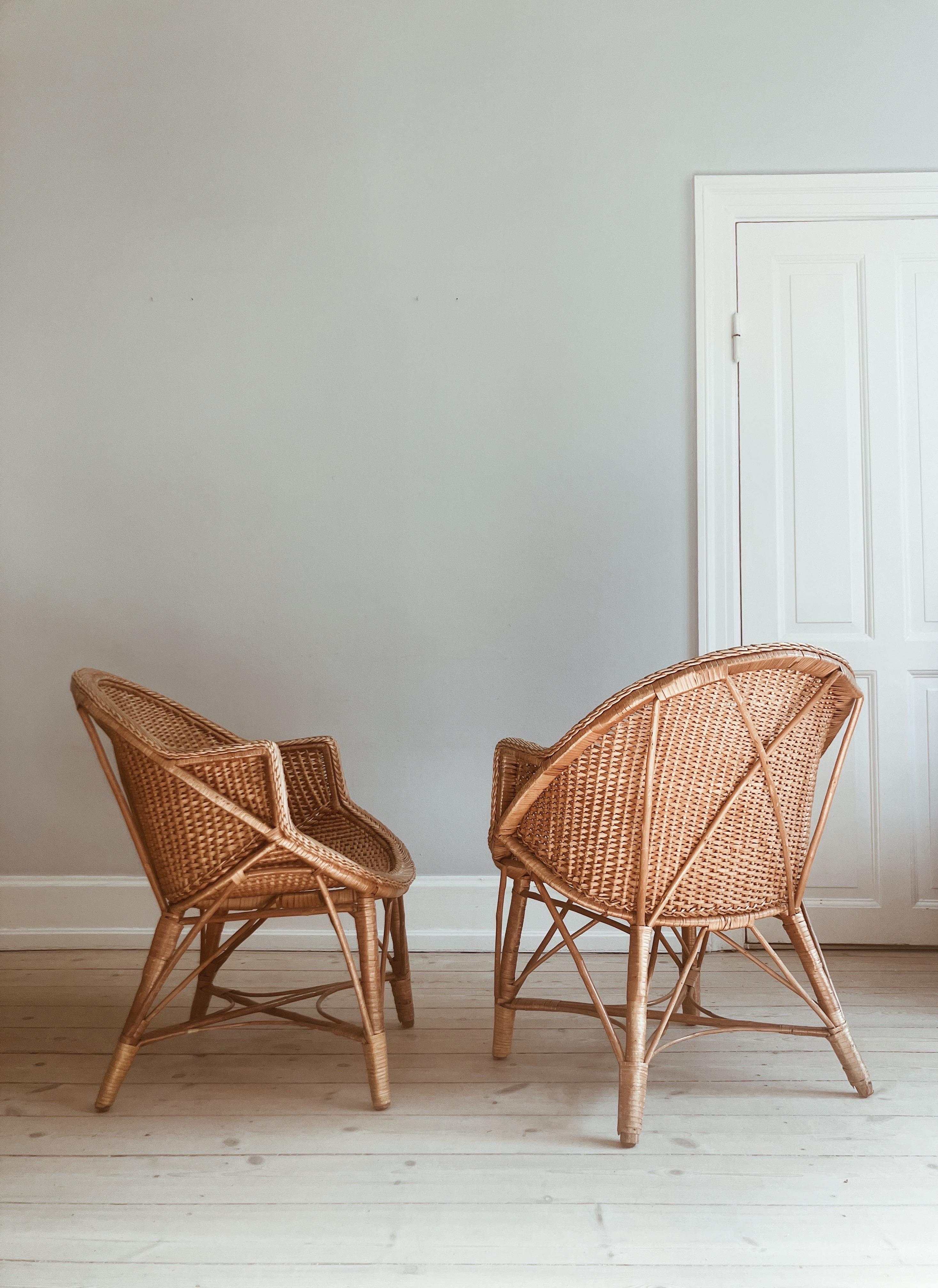 Set of two club chairs in Wicker from Madeira 1960s For Sale 4