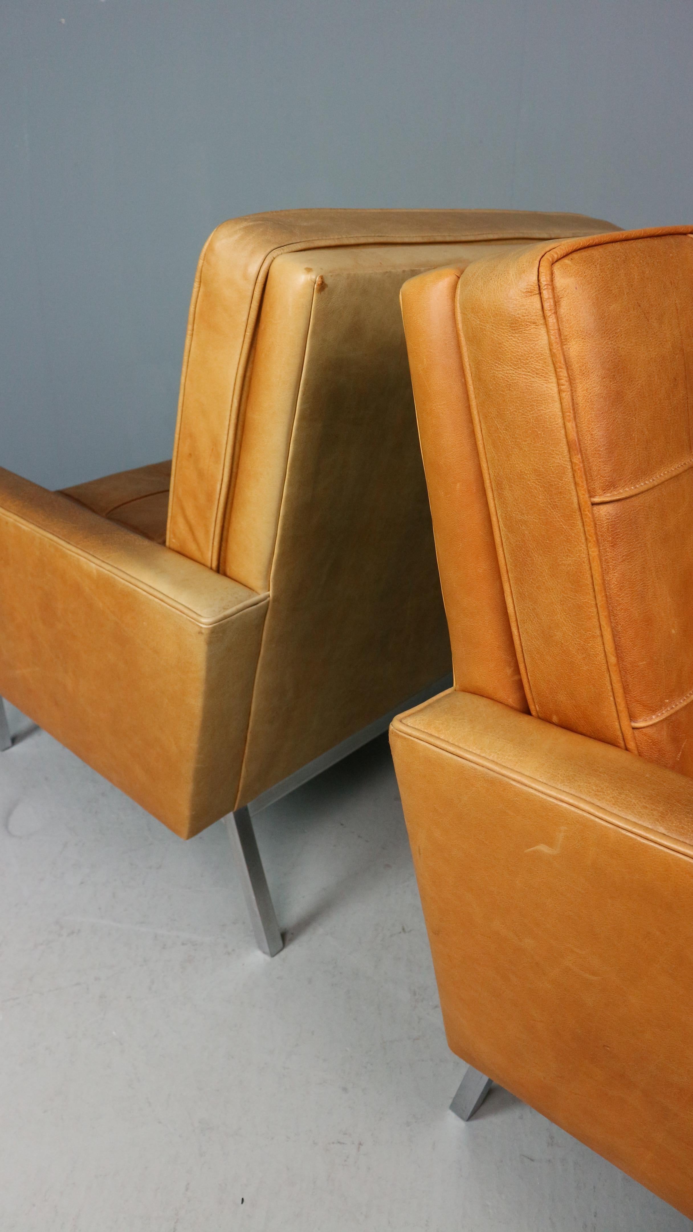 Ensemble de deux chaises longues Florence Knoll en cuir cognac, modèle 65a en vente 5