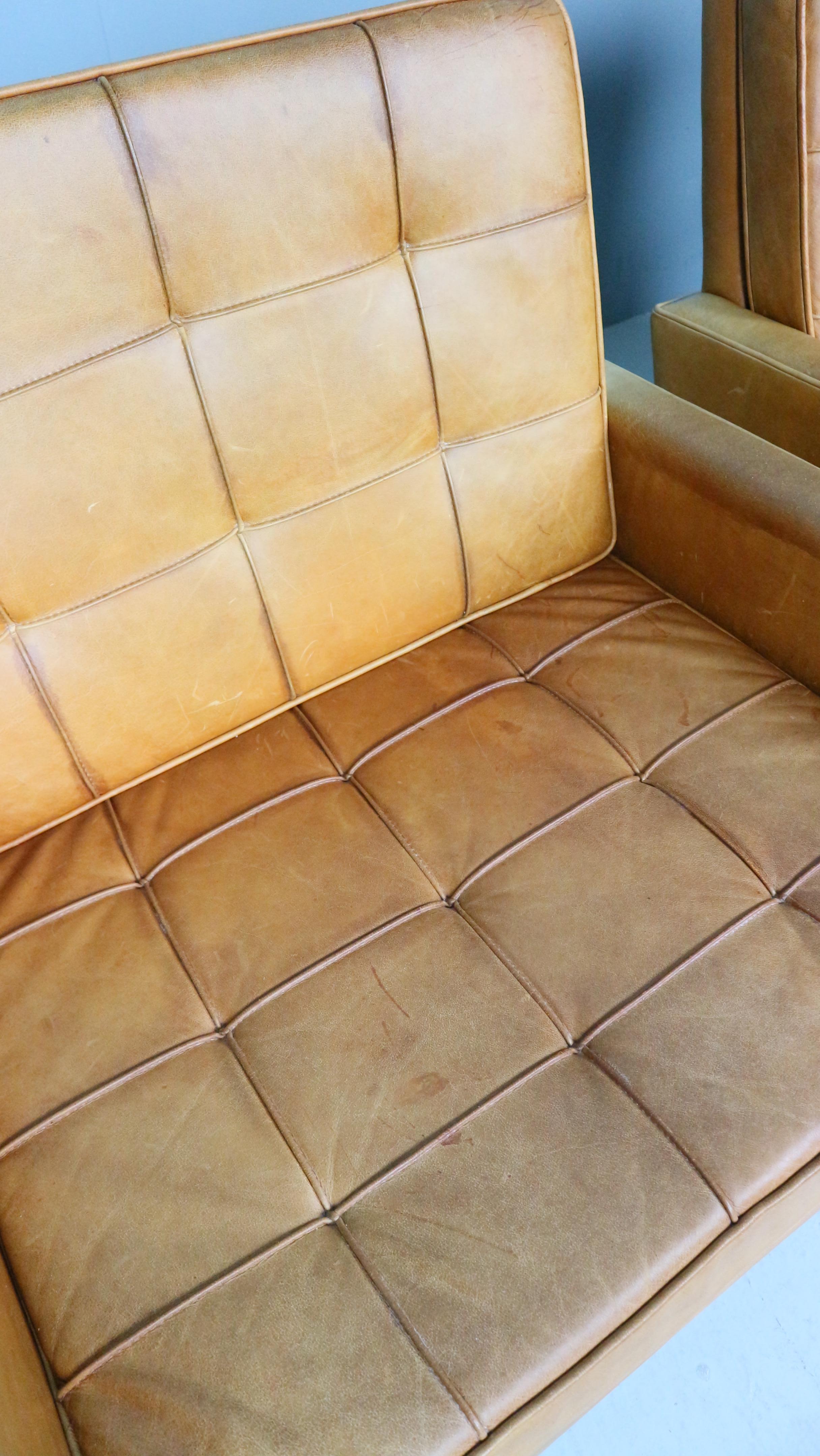 Ensemble de deux chaises longues Florence Knoll en cuir cognac, modèle 65a en vente 2