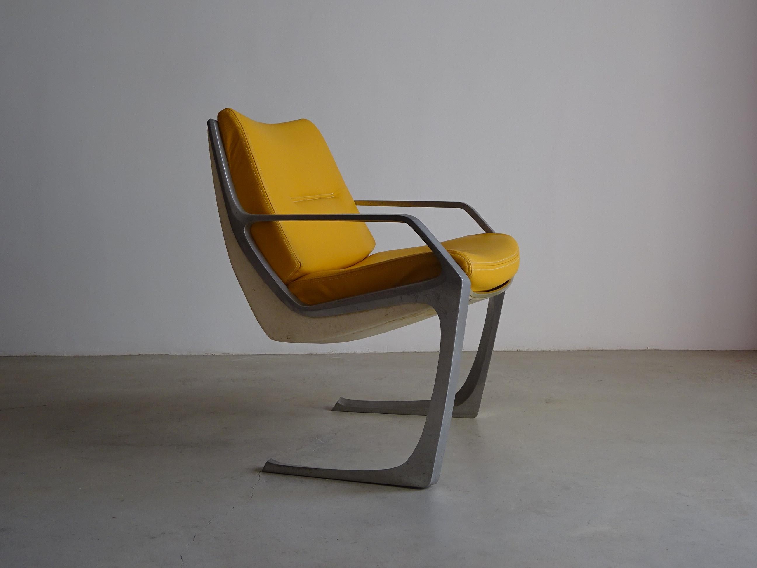 Brésilien Ensemble de deux fauteuils Commander, Jorge Zalszupin pour l'Atelier. Brésil, 1972. en vente