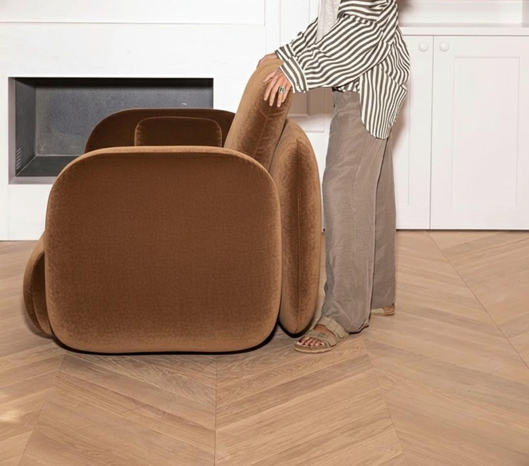 XXI secolo e contemporaneo Set di due poltrone oversize in velluto, Studio Ciarmoli Queda in vendita