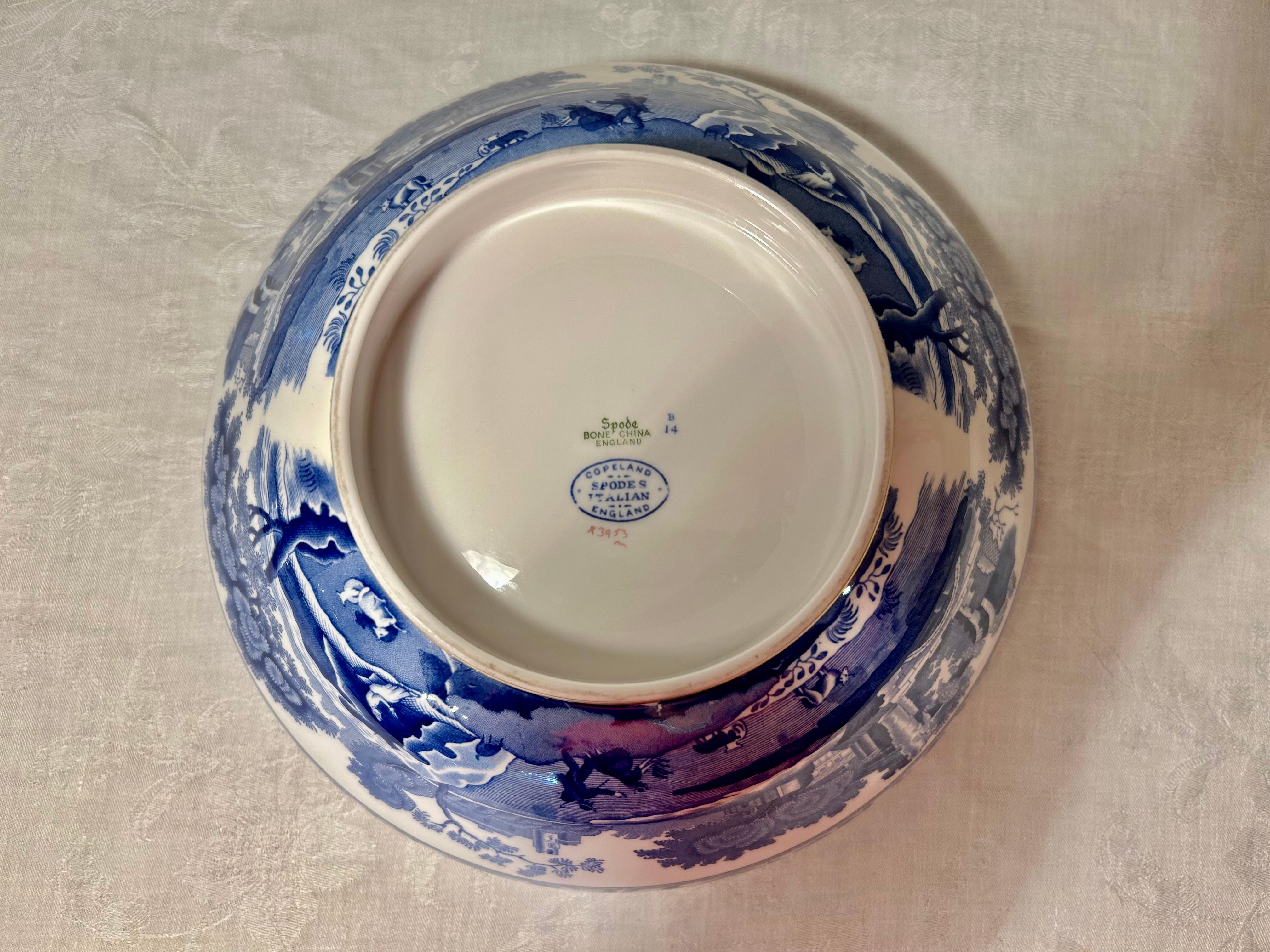 Classical Roman  Set of Copeland Spode Bowls, Blue and White Italian Pattern For Sale
