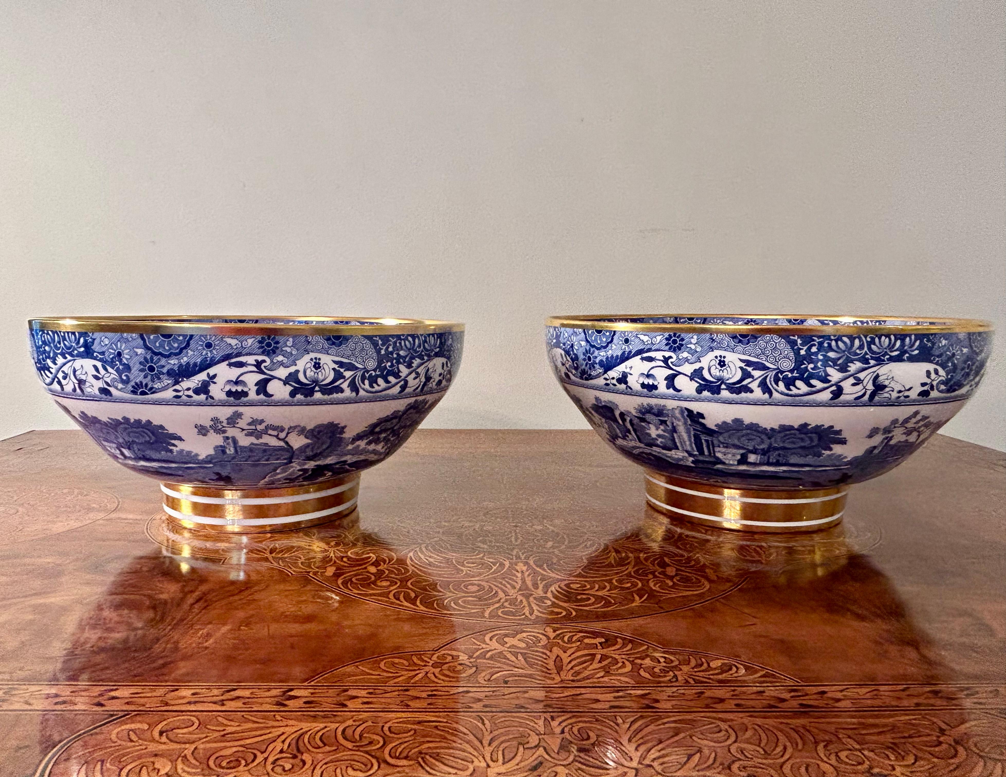 Gilt  Set of Copeland Spode Bowls, Blue and White Italian Pattern For Sale