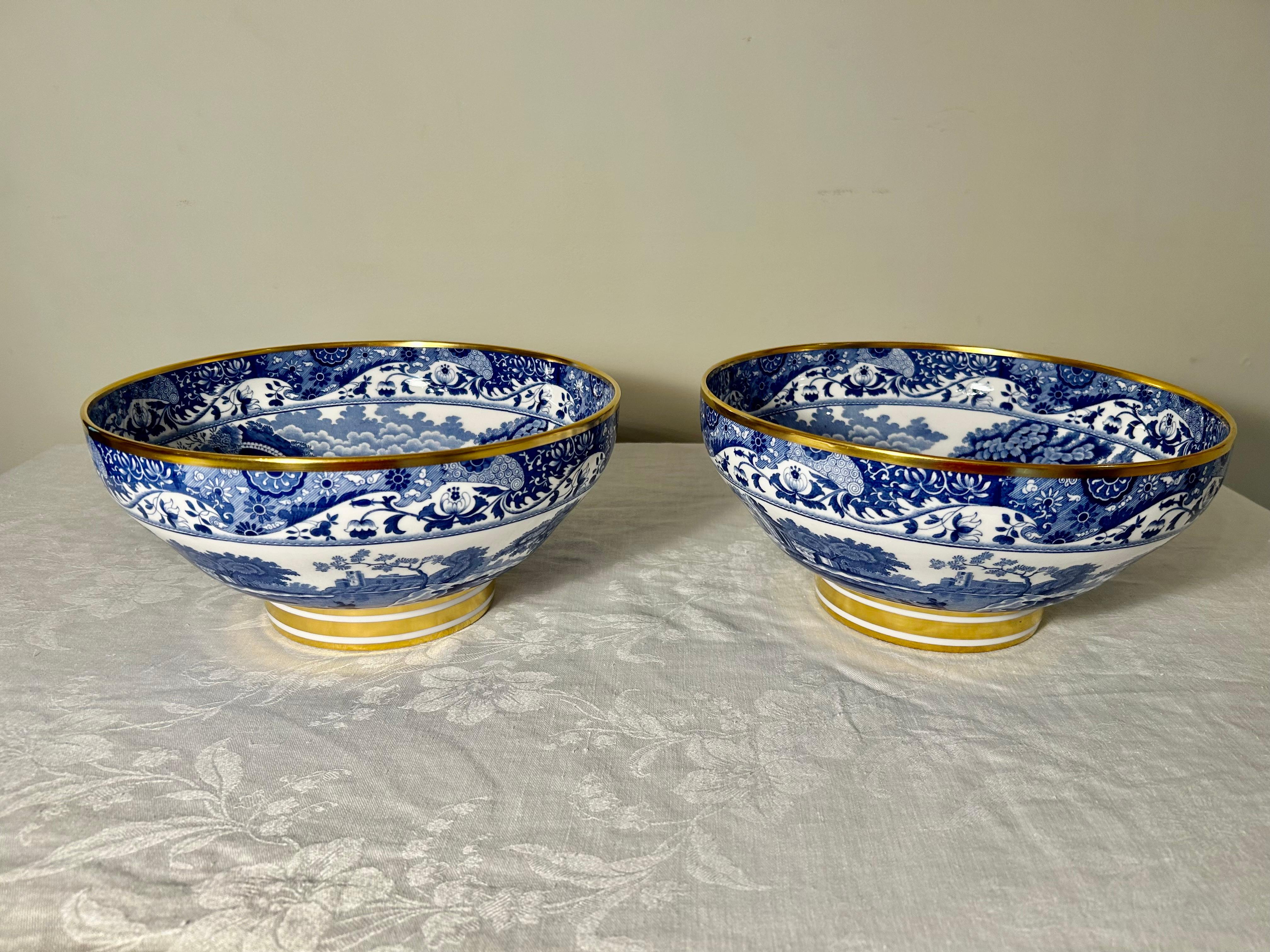 Porcelain  Set of Copeland Spode Bowls, Blue and White Italian Pattern For Sale