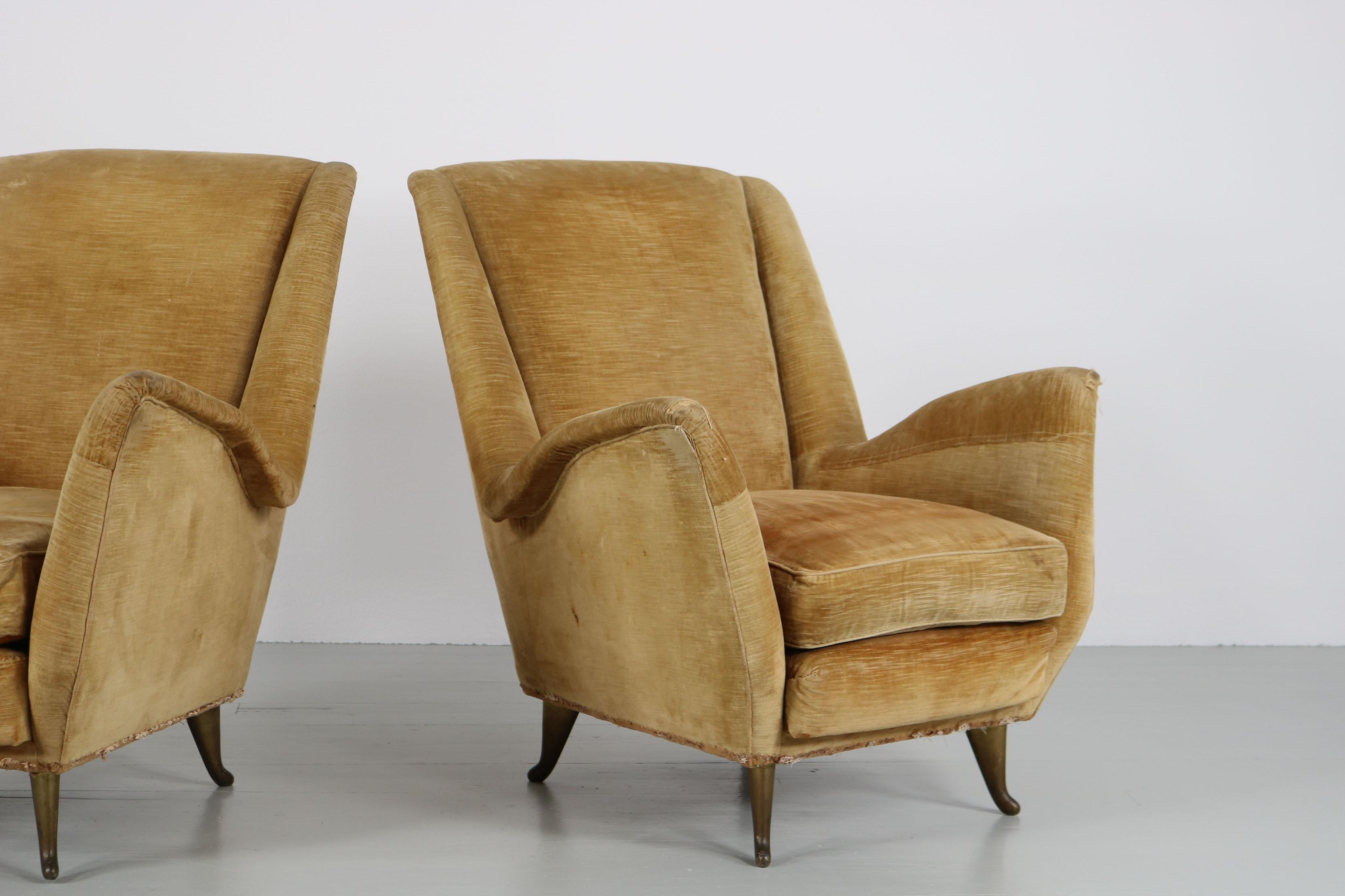 I. S. A. Bergamo Italian Set of Two Cream Coloured Wingback Chairs, 1950s en vente 4