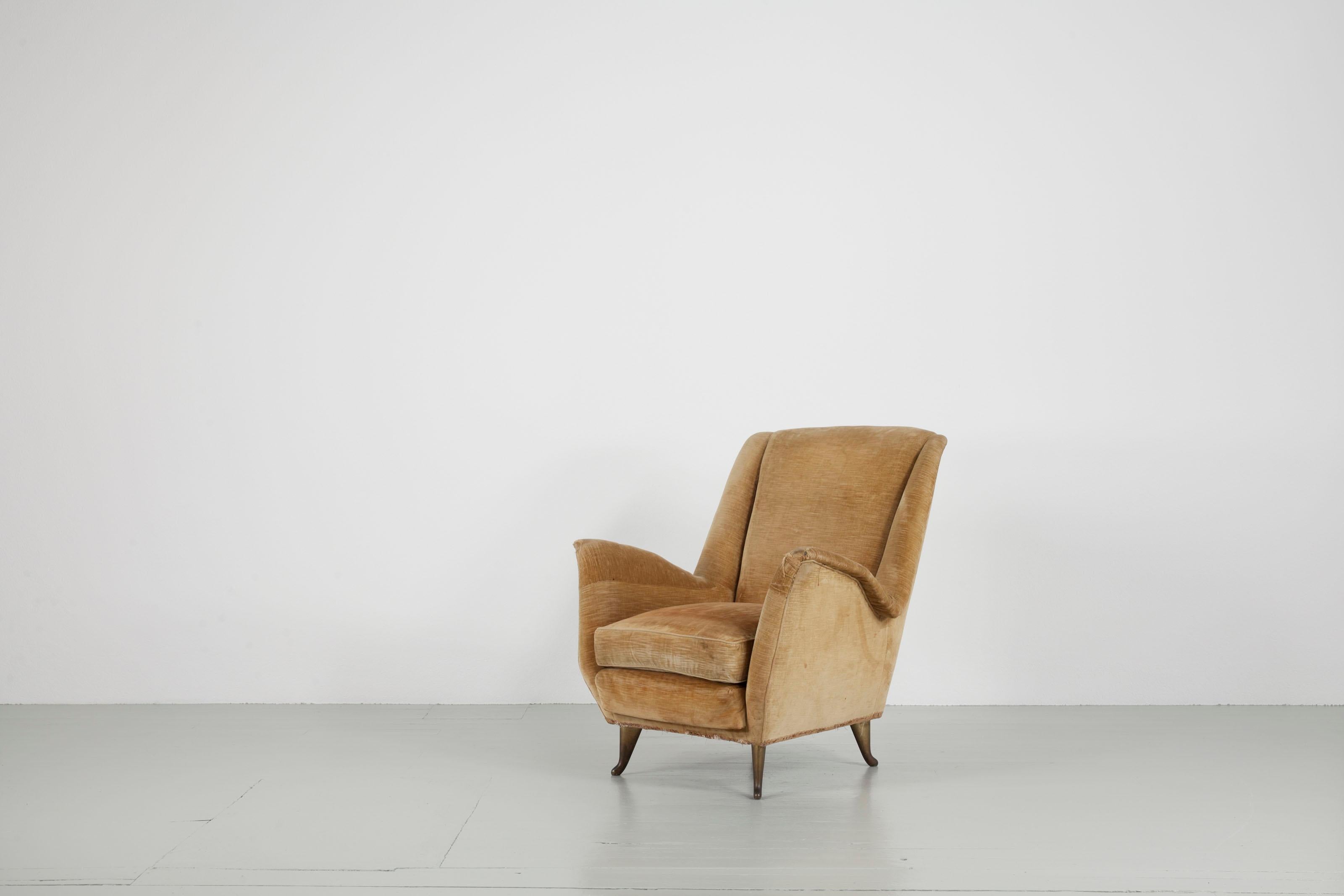 Textile I. S. A. Bergamo Italian Set of Two Cream Coloured Wingback Chairs, 1950s For Sale