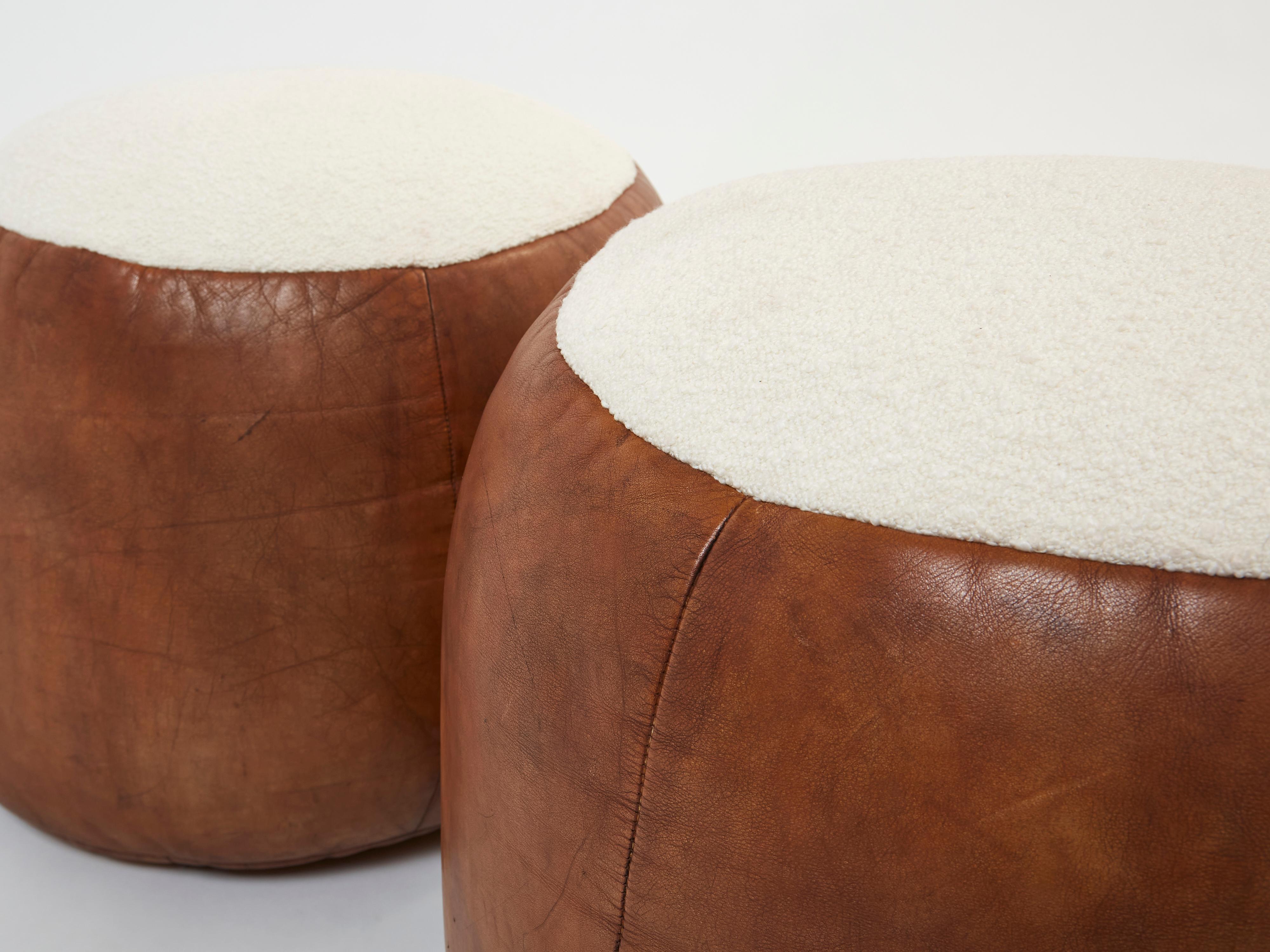 Set of Two Croissant Sofas by Raphael Raffel Leather and Bouclé 1970s For Sale 9