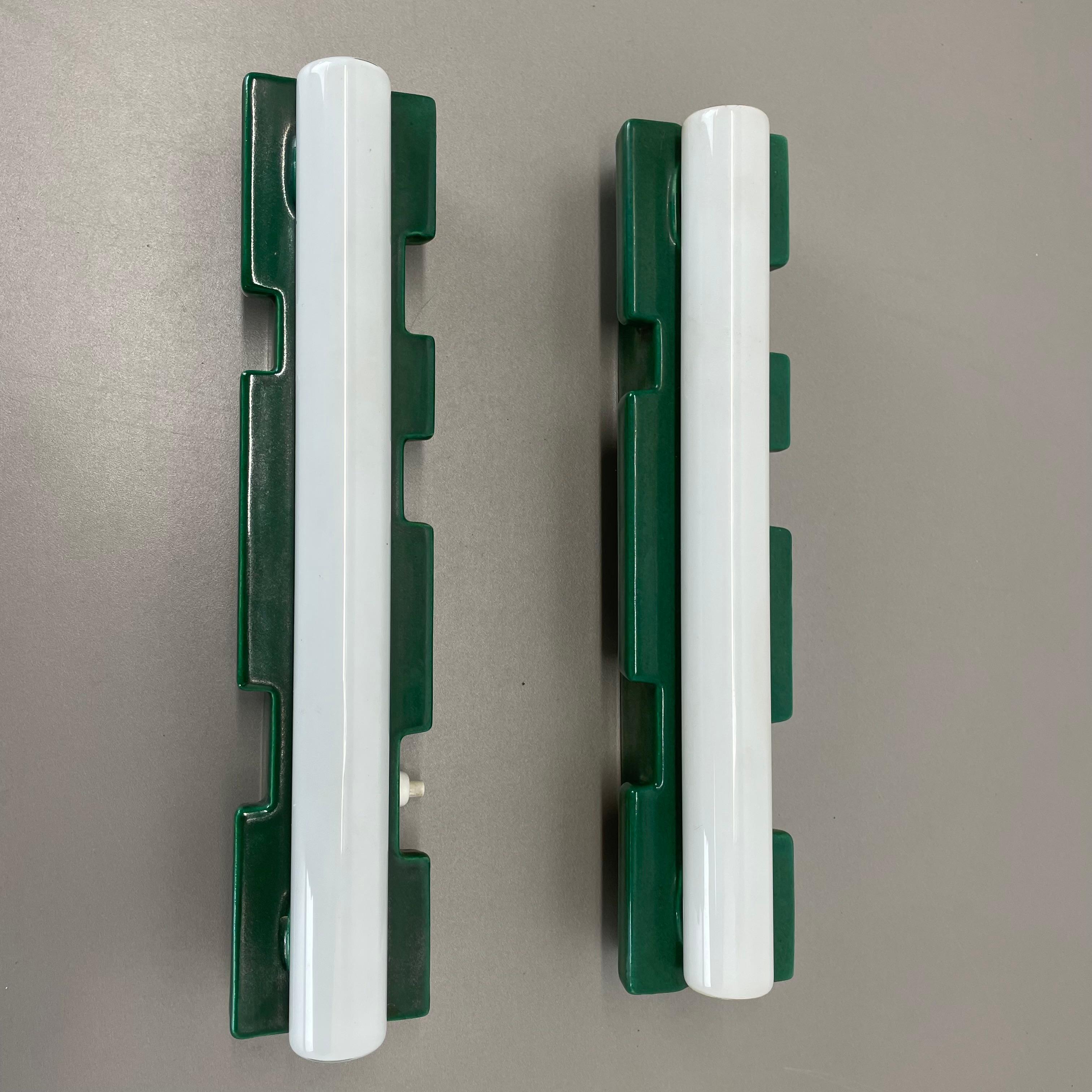 Allemand Ensemble de deux appliques CUBIC en céramique Fat Lava de Hustadt Lights Allemagne 1970 en vente