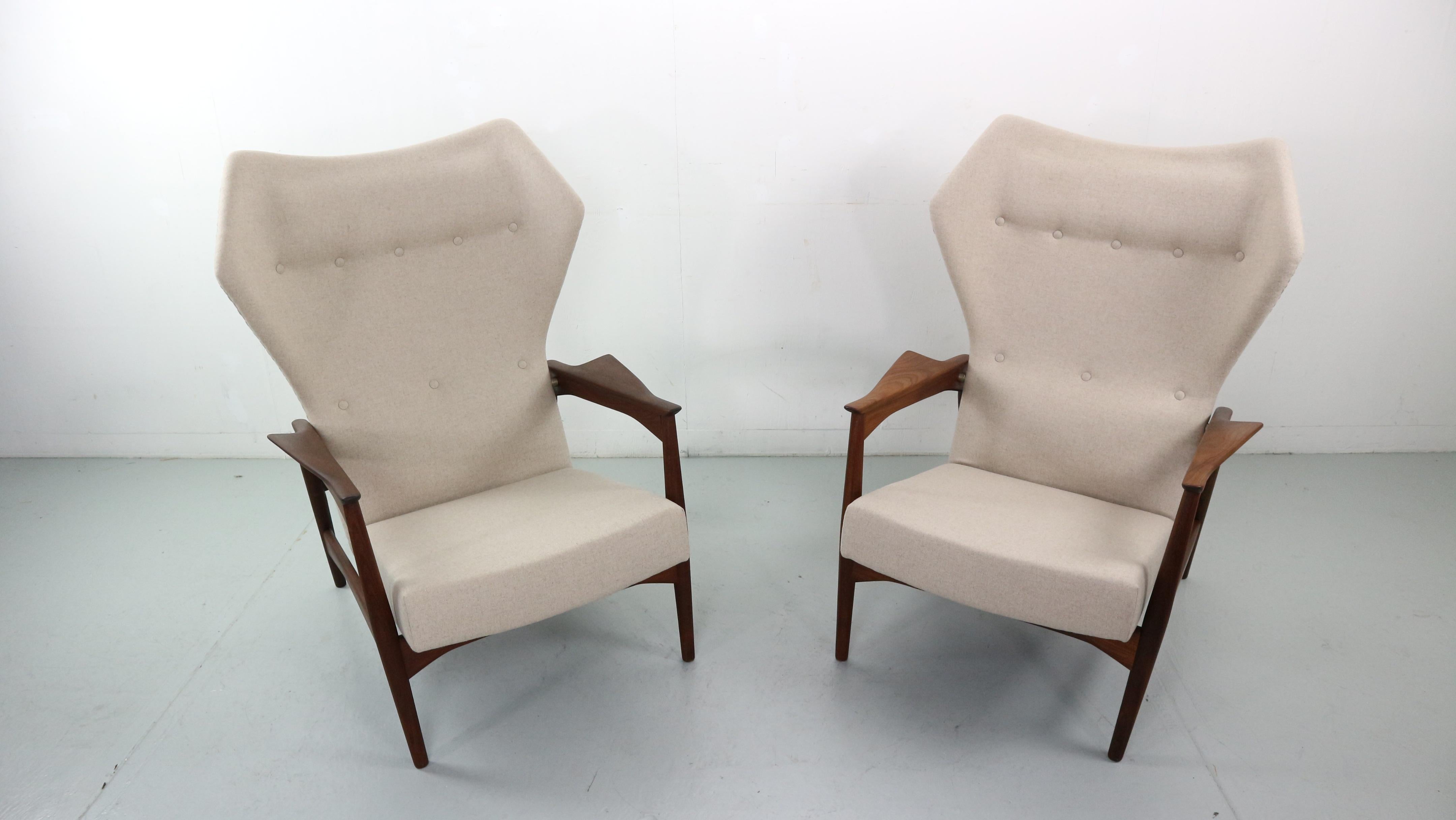 Mid-Century Modern Set of Two Danish Adjustable Wingback Lounge Chairs in Teak by Ib Kofod Larsen