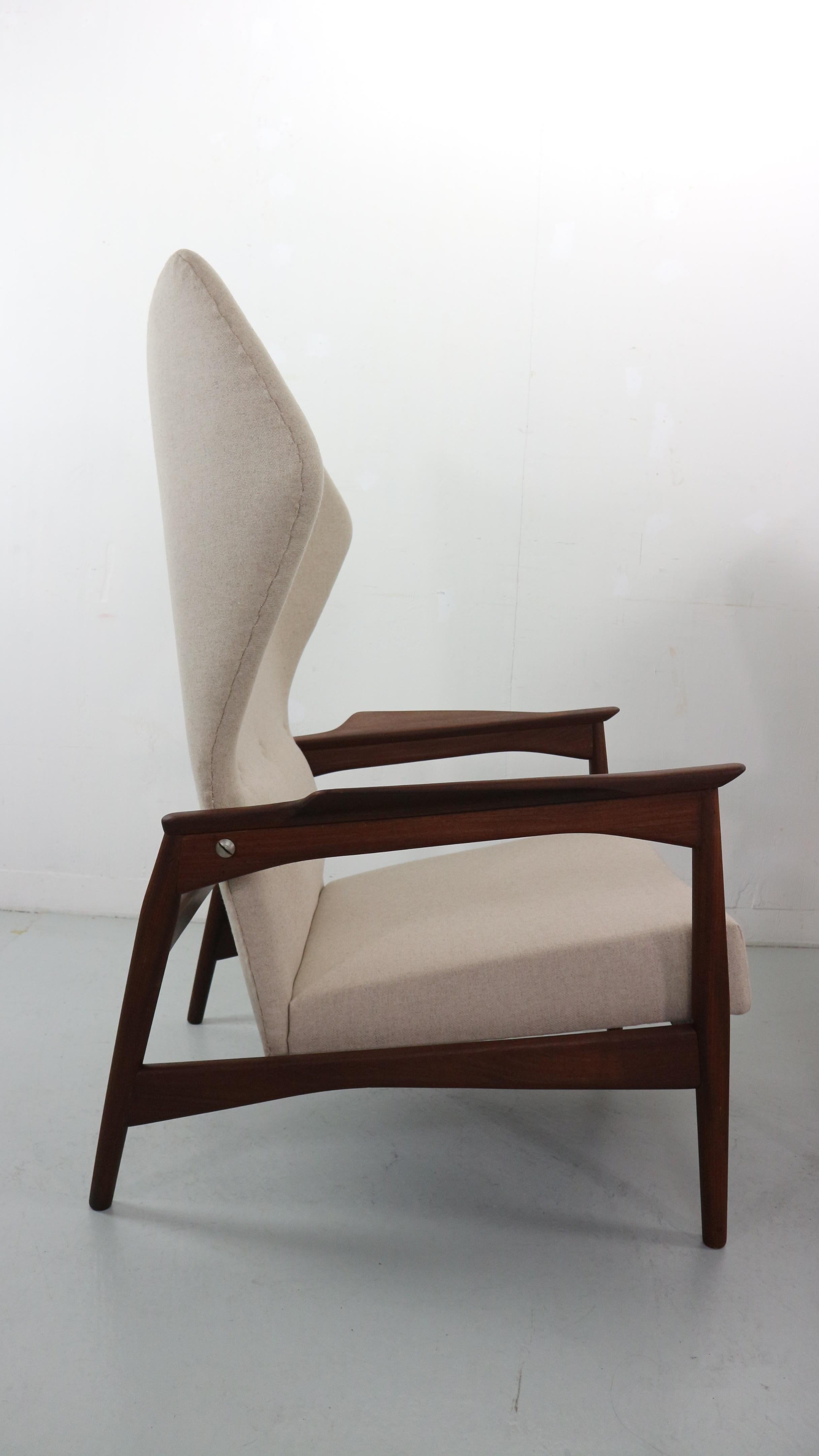 Set of Two Danish Adjustable Wingback Lounge Chairs in Teak by Ib Kofod Larsen 3
