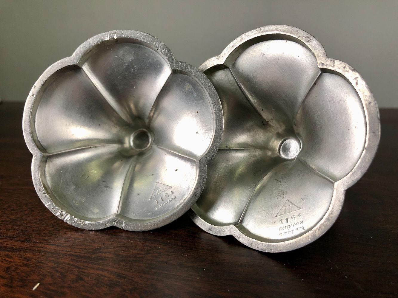 Mid-20th Century Set of Two Danish Just Andersen Five-Leaf Clover Art Deco Pewter Candlesticks For Sale