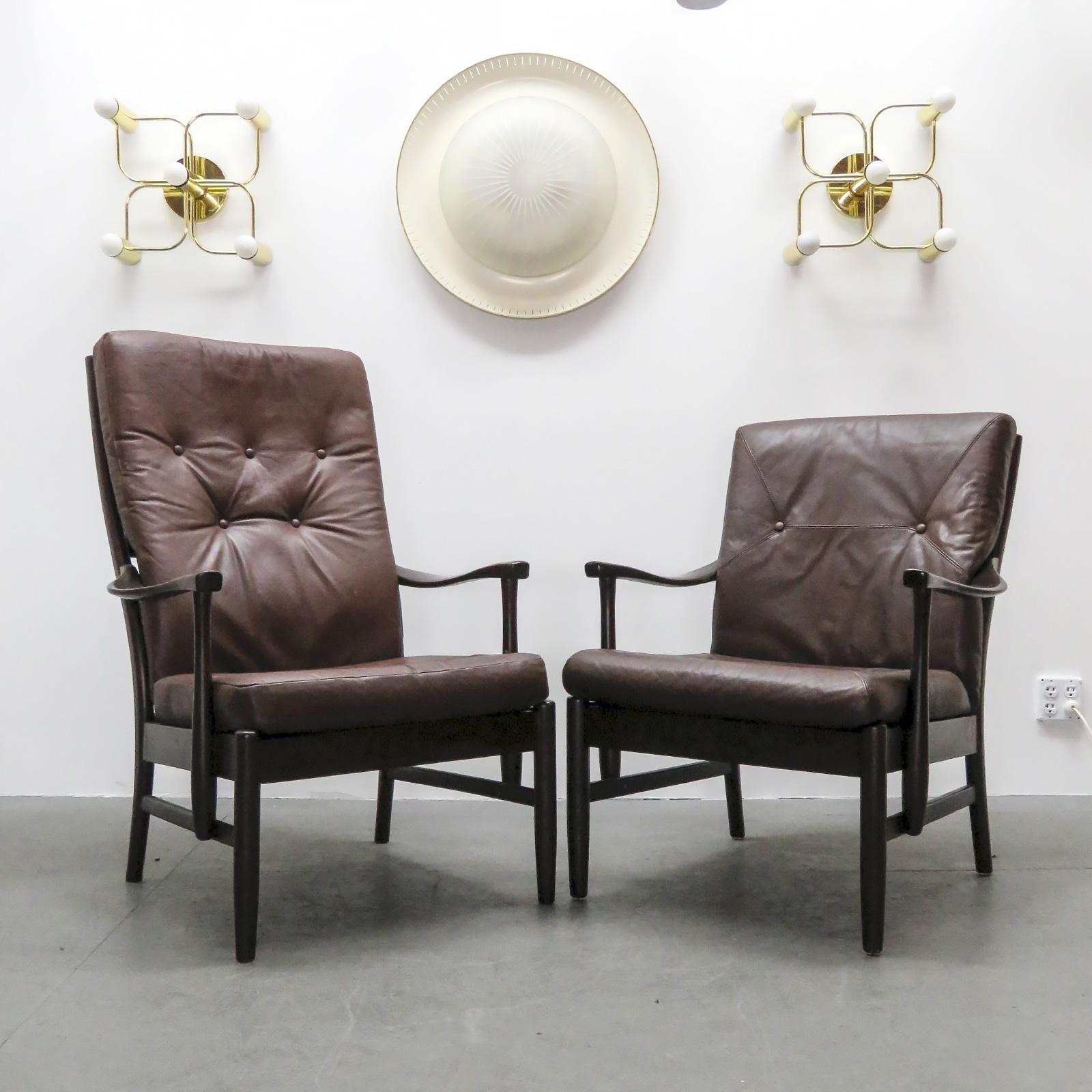 Mid-Century Modern Ensemble de deux chaises d'appoint danoises en cuir, 1950 en vente