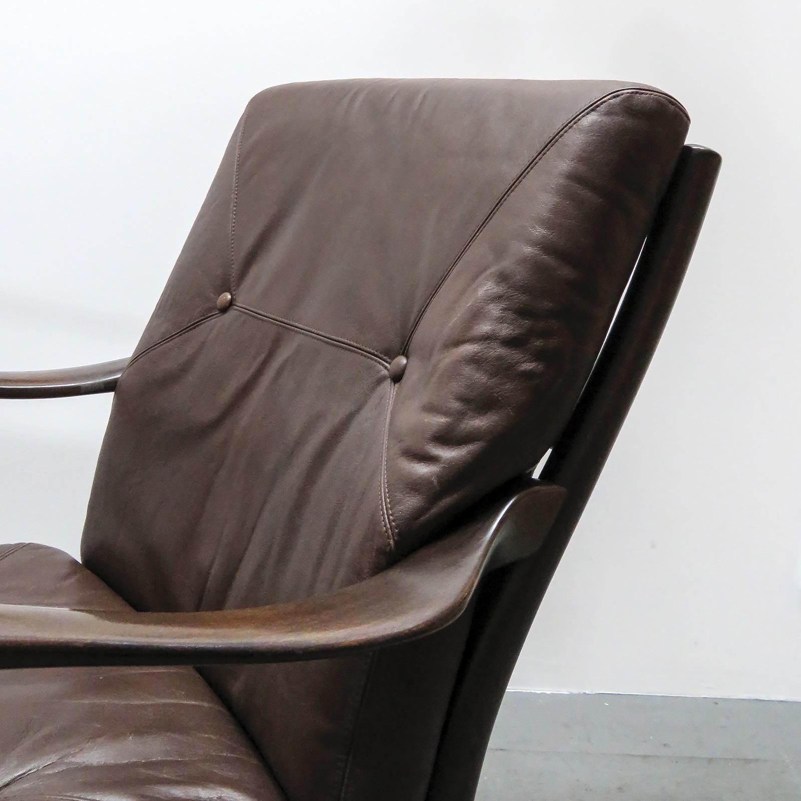 Ensemble de deux chaises d'appoint danoises en cuir, 1950 en vente 2