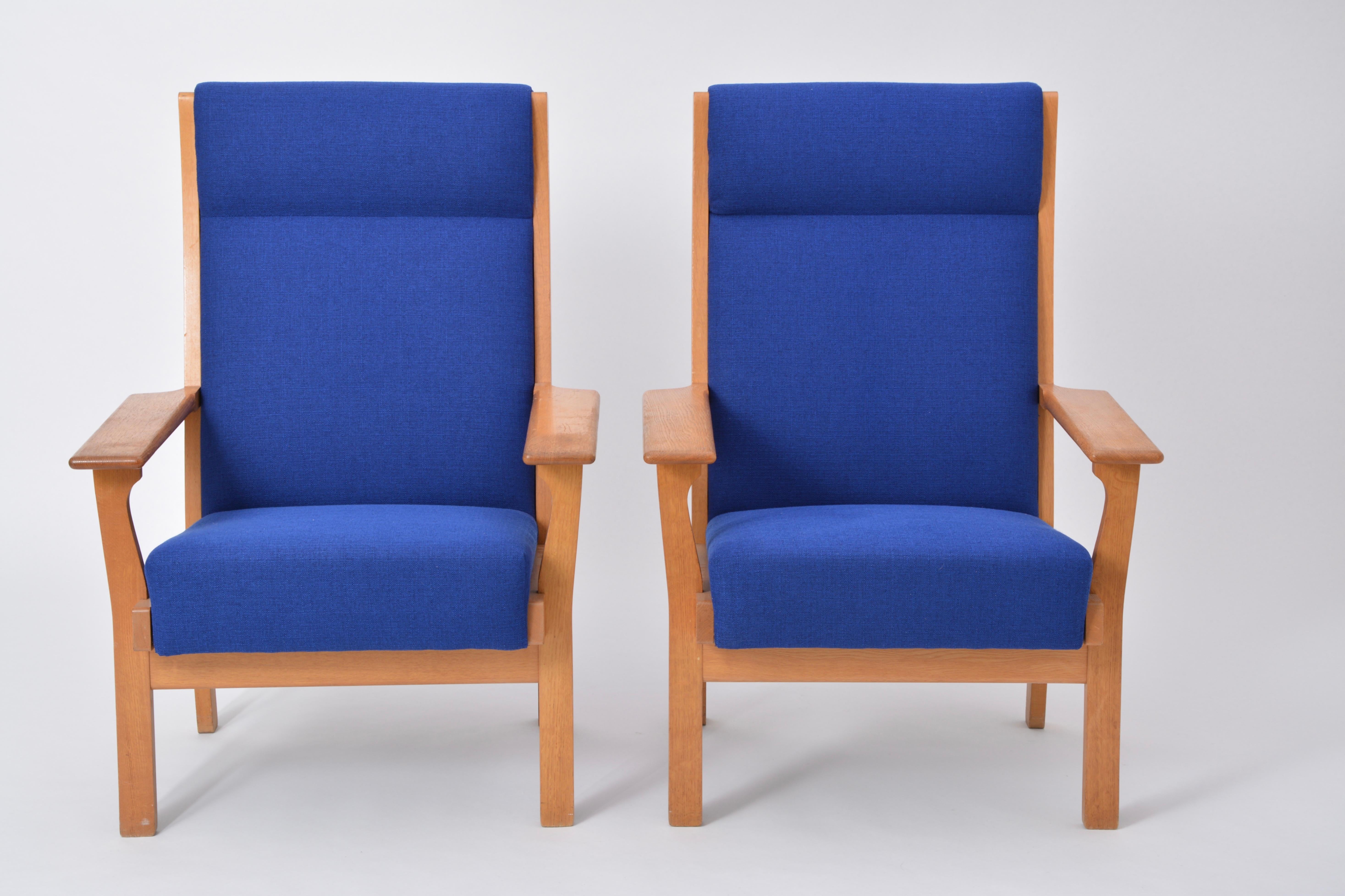 Danois Ensemble de deux chaises danoises GE 181 de style mi-siècle moderne par Hans Wegner pour GETAMA en vente