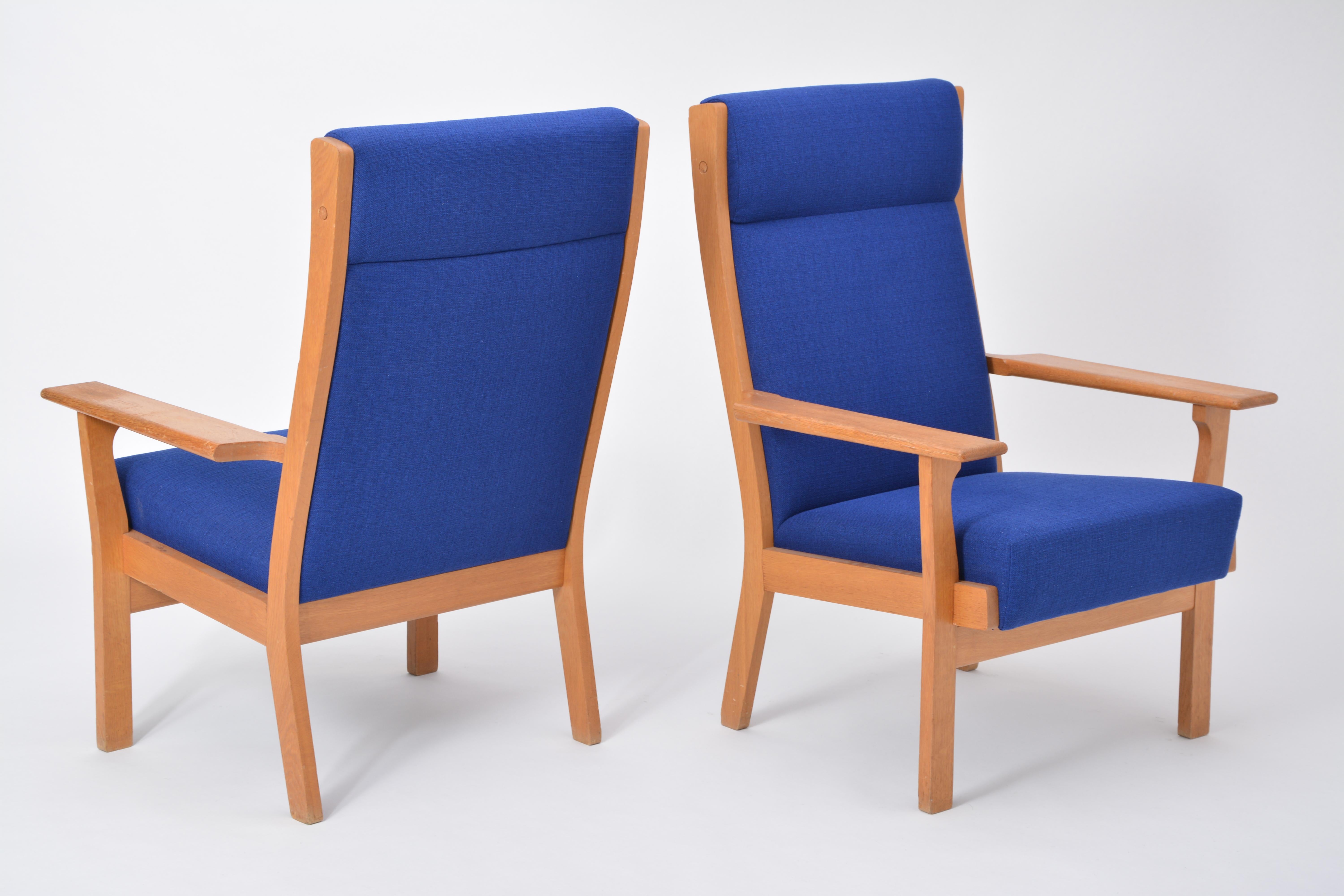 Satz von zwei dänischen GE 181-Stühlen von Hans Wegner für GETAMA, Moderne der Mitte des Jahrhunderts im Angebot 2