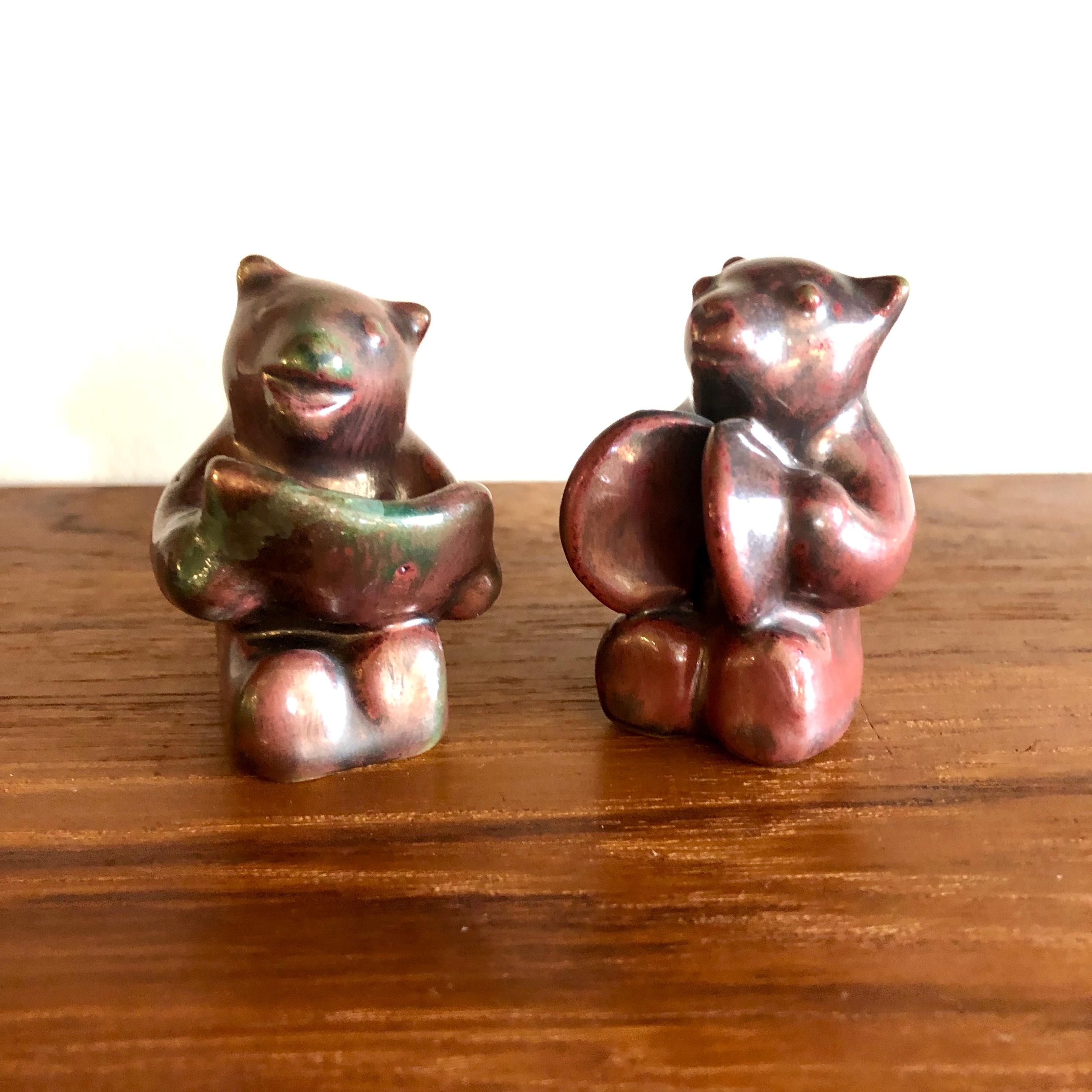 Scandinavo moderno Set di due figure di orso musicista danese moderno in vendita