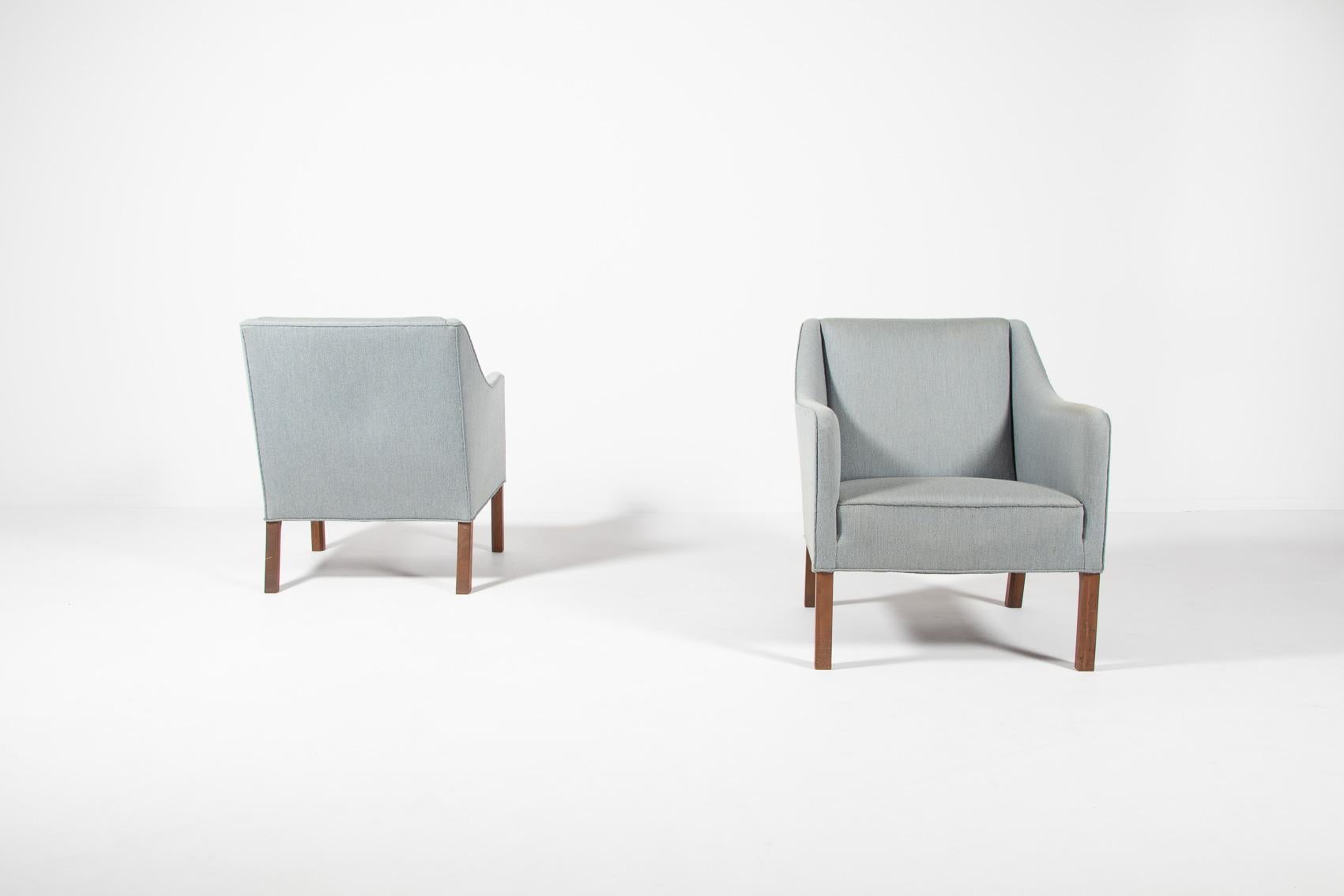 Set of two Danish Modern club chairs from Einar Larsen, 1950’s For Sale 2