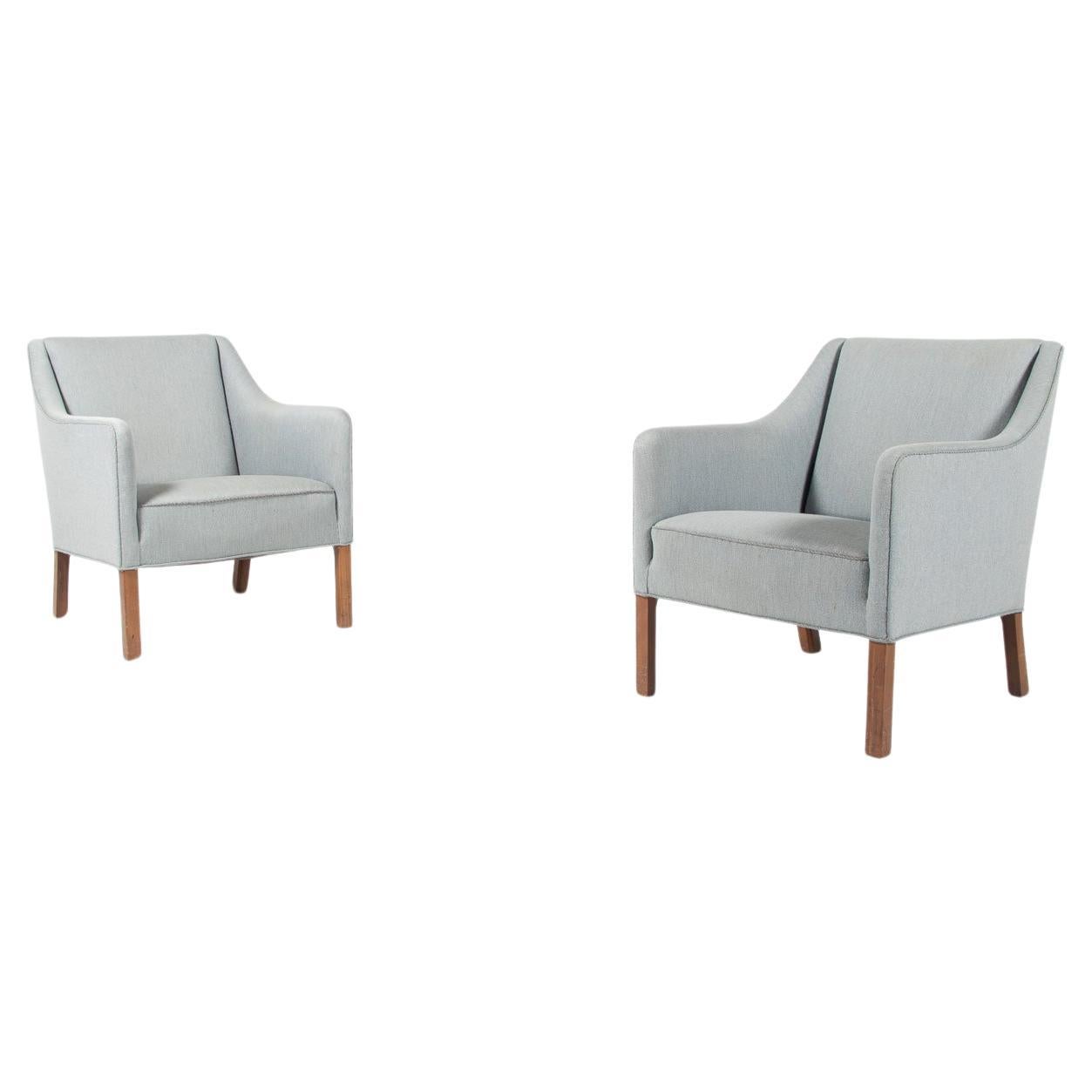 Set of two Danish Modern club chairs from Einar Larsen, 1950’s For Sale
