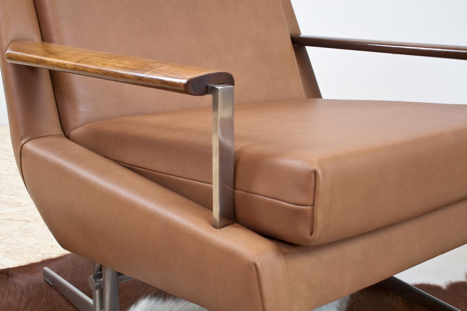 Mid-Century Modern Midcentury Modern Lounge chair by Louis van Teeffelen in Tan Leather, 1960s