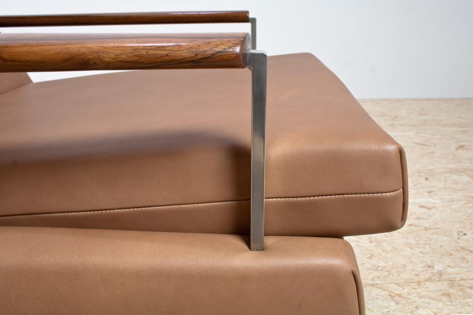 Metal Midcentury Modern Lounge chair by Louis van Teeffelen in Tan Leather, 1960s