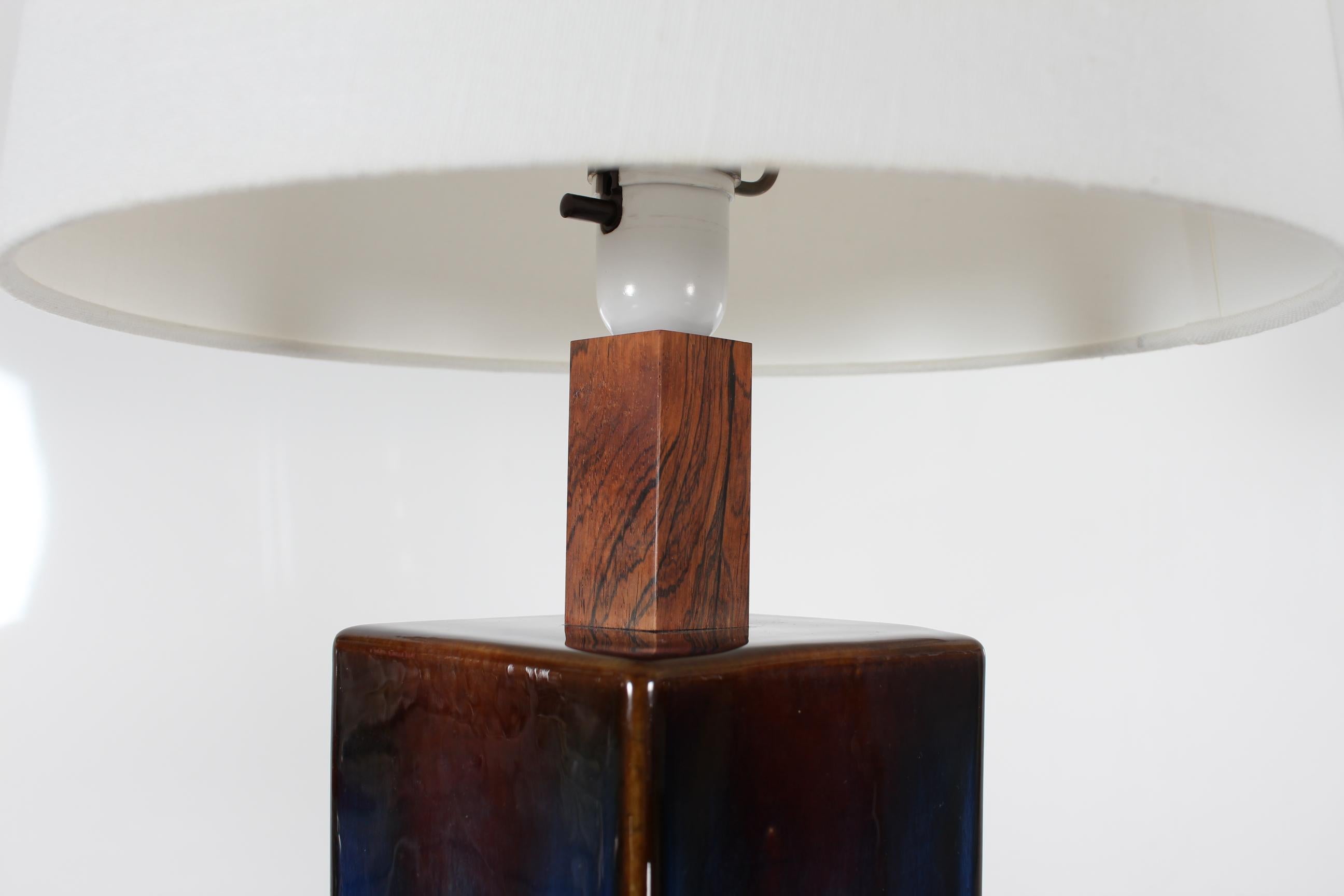Set of Two Danish Sculptural Table Lamps with Glossy Dark Blue Glaze by Søholm For Sale 1