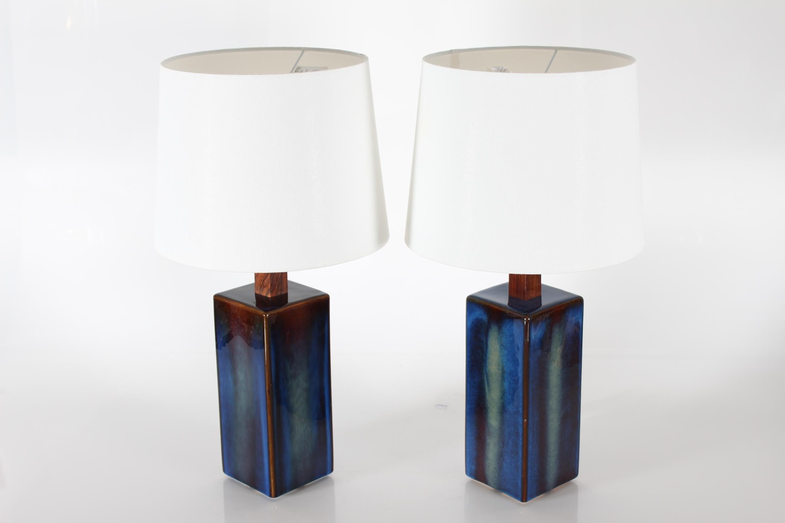 Set of Two Danish Sculptural Table Lamps with Glossy Dark Blue Glaze by Søholm For Sale 2