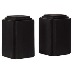 Conjunto de dos vasijas de madera carbonizada David Horan - Reino Unido, 2024