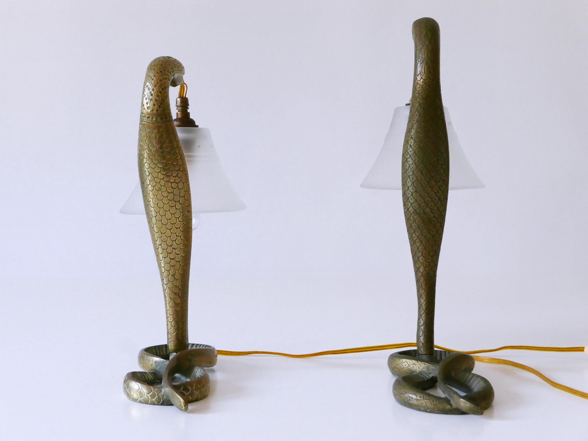 Set of Two Decorative Art Nouveau Bronze Cobra Table Lamps 1910s For Sale 8