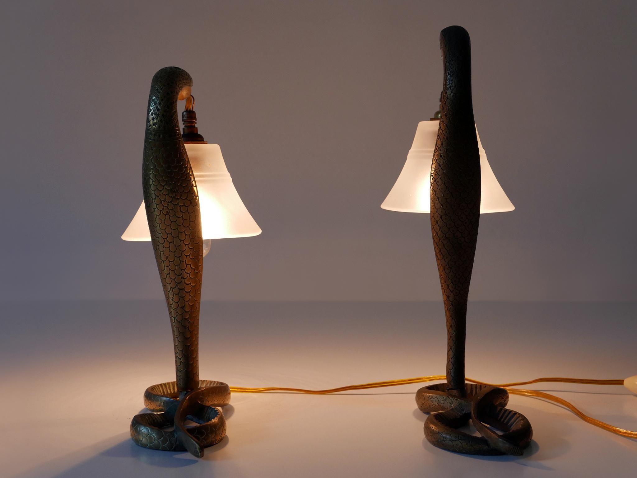 Set of Two Decorative Art Nouveau Bronze Cobra Table Lamps 1910s For Sale 9